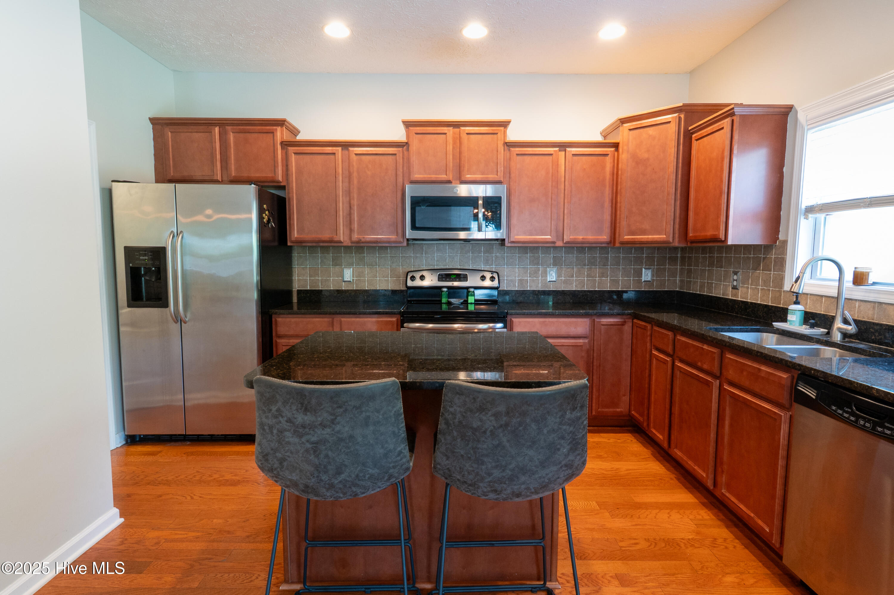 100528578 | Photo 17