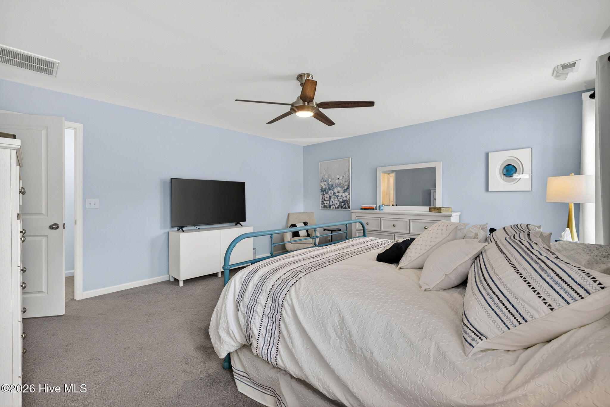 100569620 | Photo 19