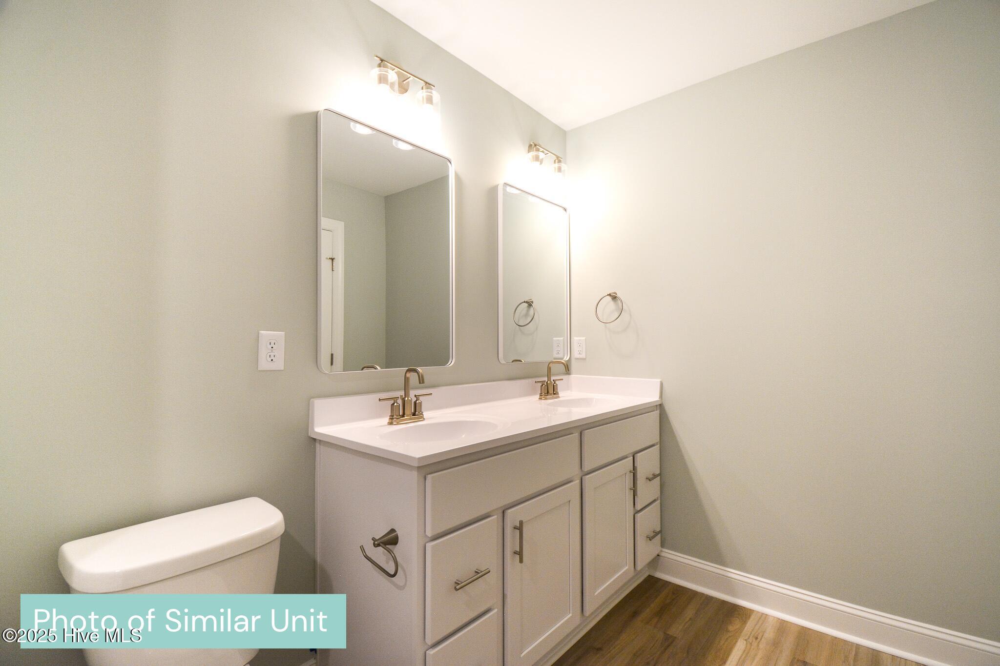 100552361 | Photo 23