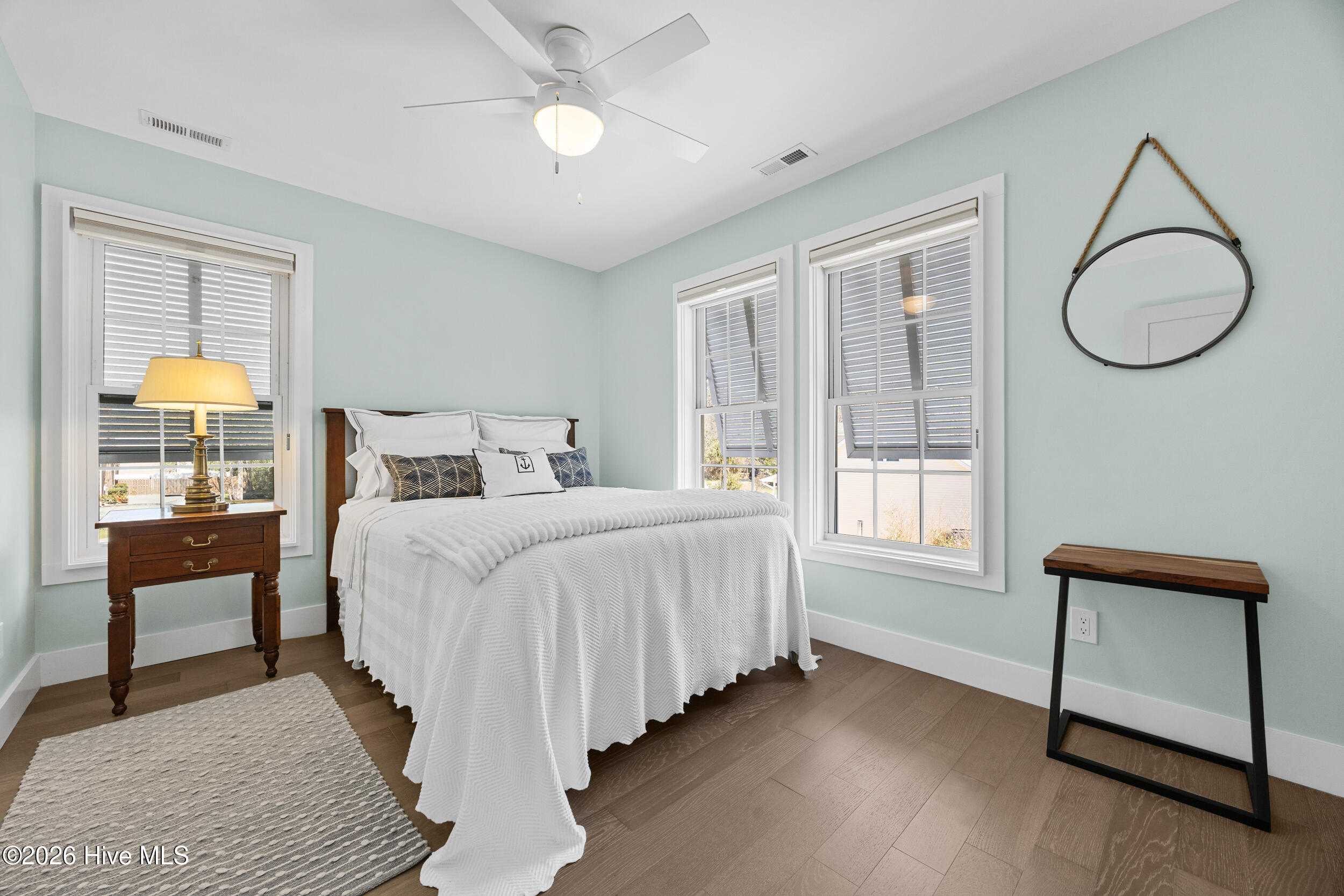 100562849 | Photo 32