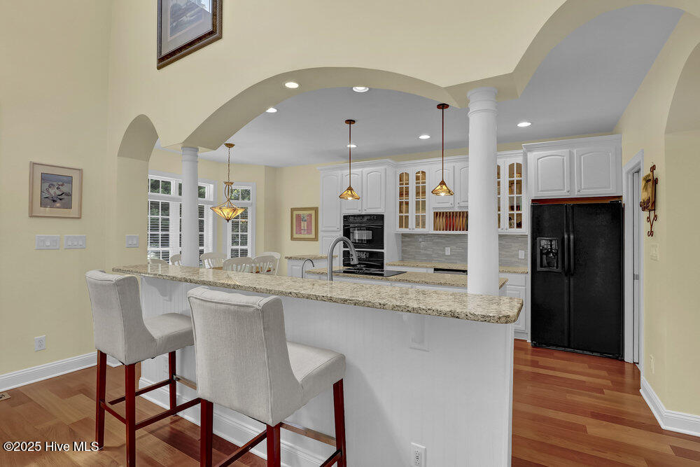 100513085 | Photo 12