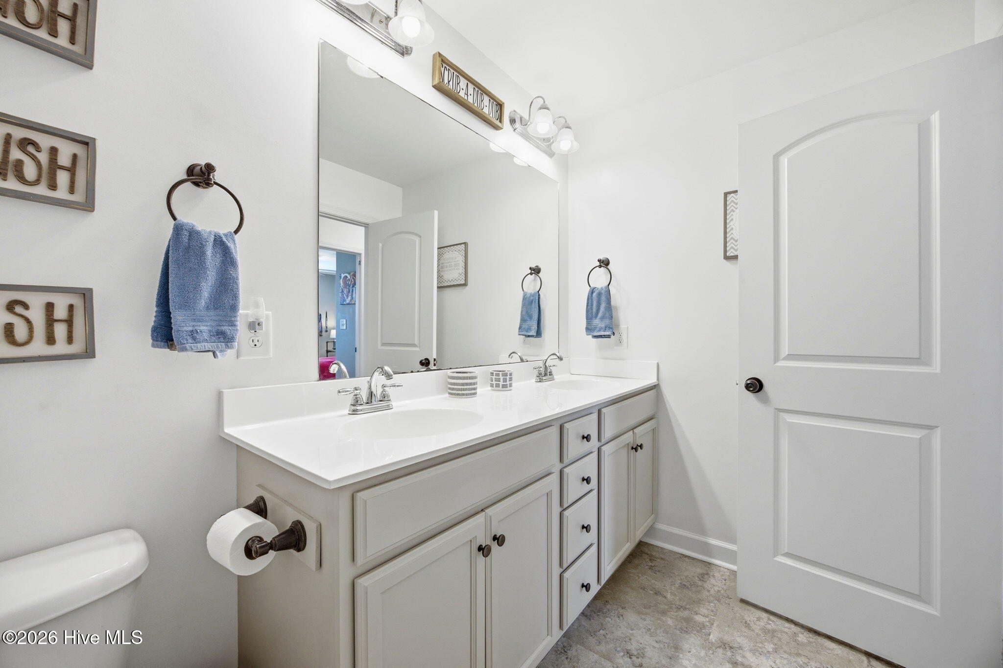 100570576 | Photo 27