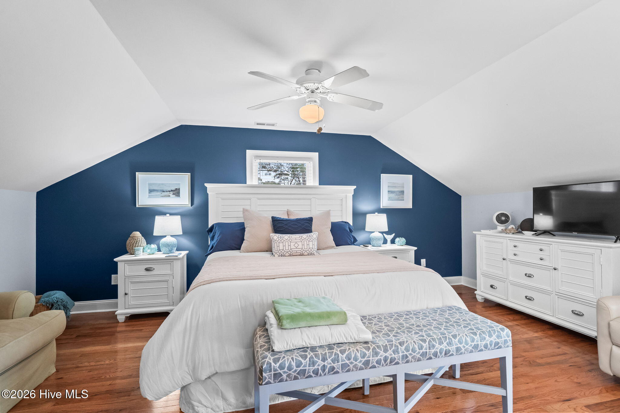 100551089 | Photo 24