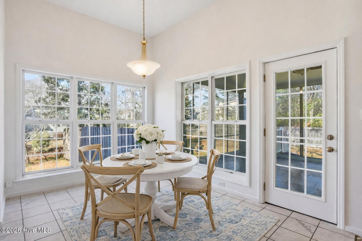 100553859 | Photo 11