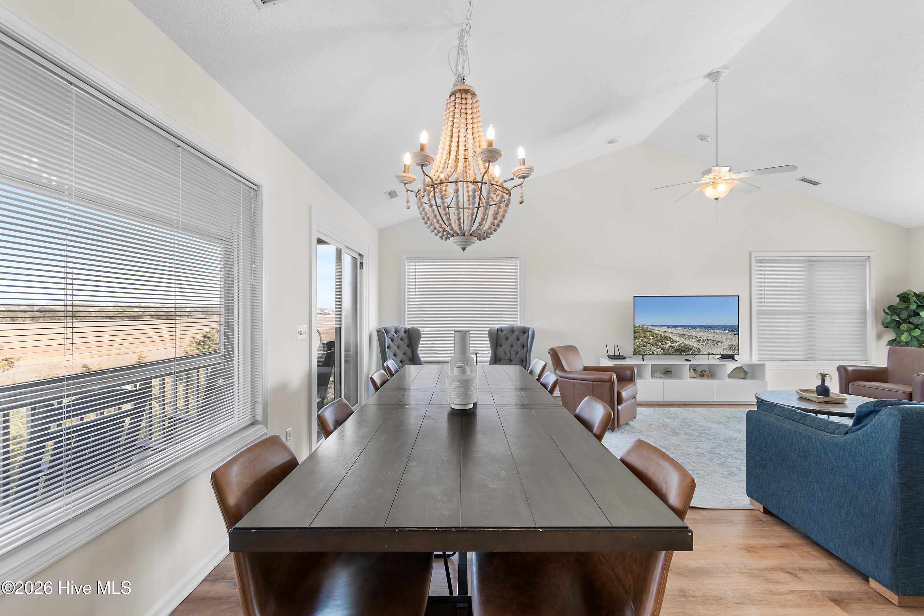 100550931 | Photo 10