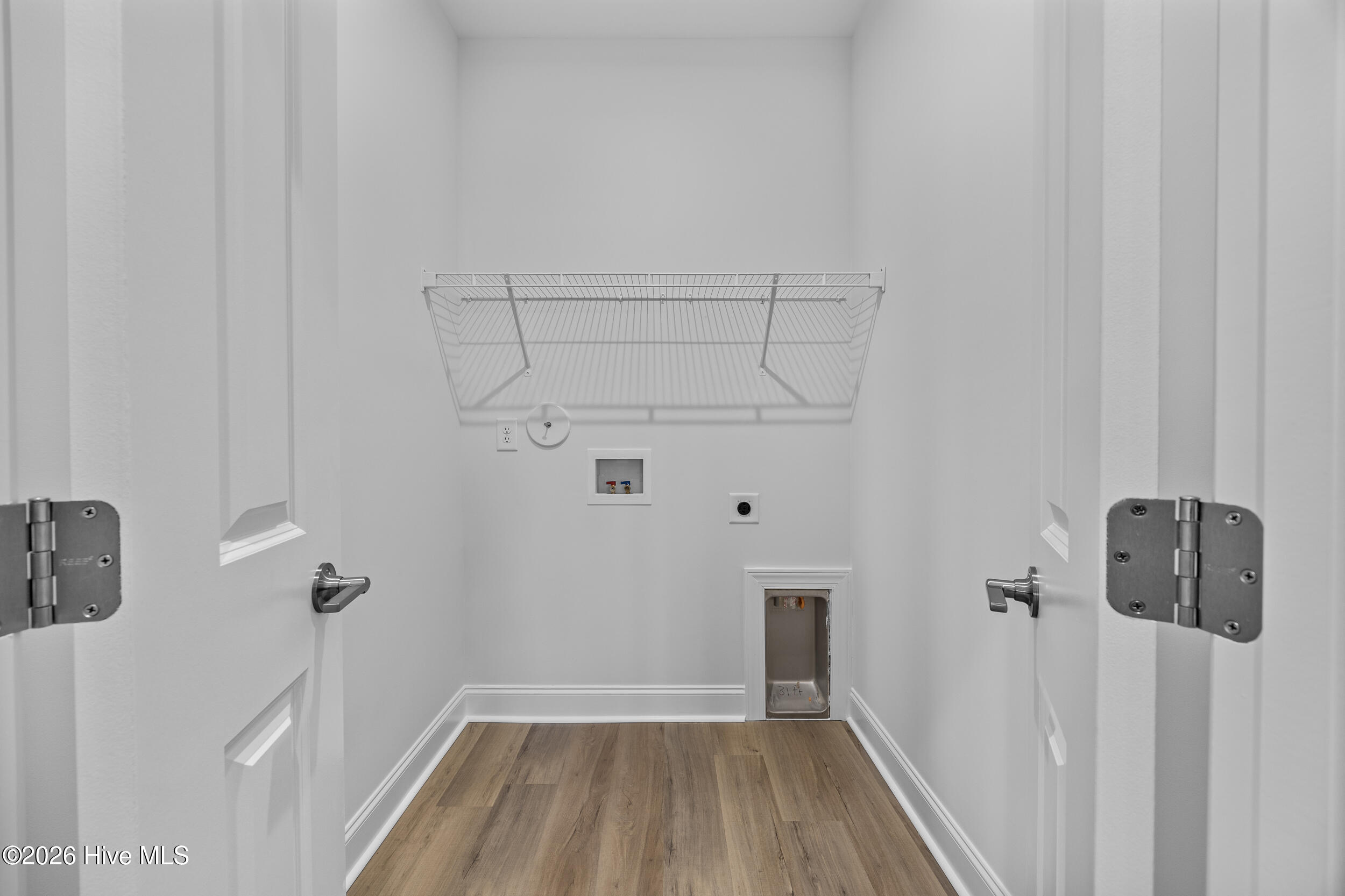 100527051 | Photo 27