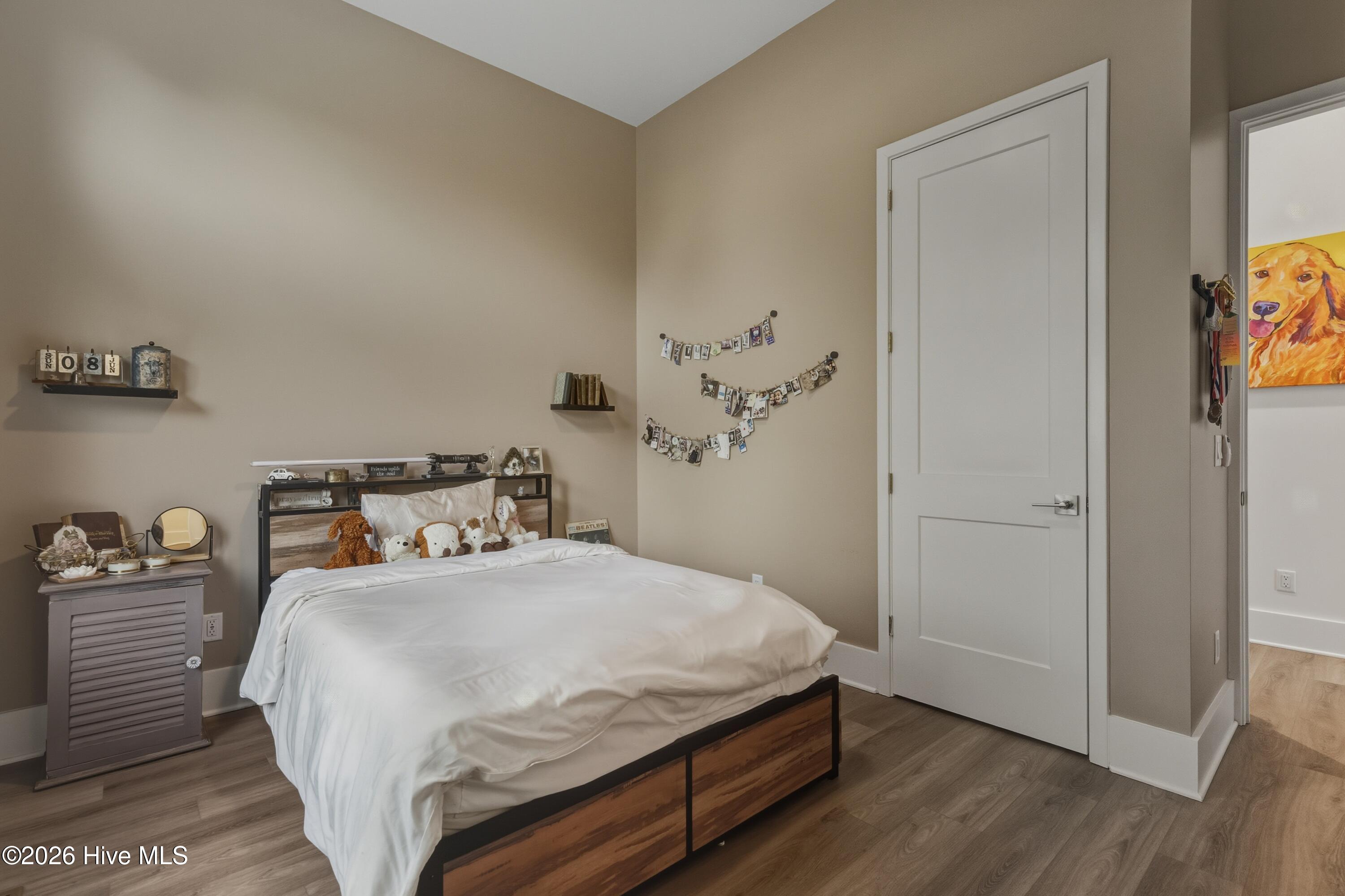 100554260 | Photo 33