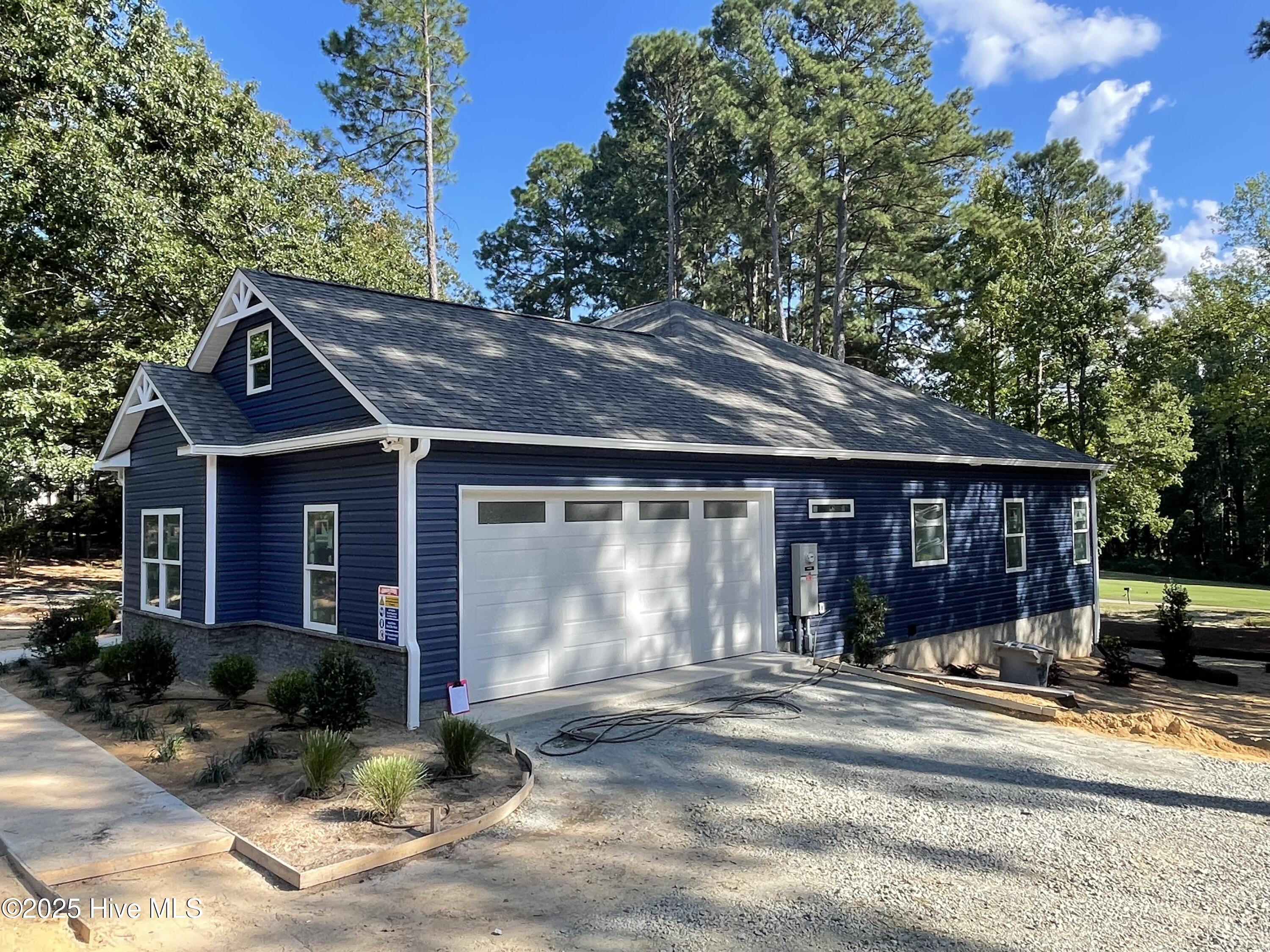 Homes for sale in West End, NC | 107 Devonshire Ave W, West End, NC 27376 | MLS# 100531712