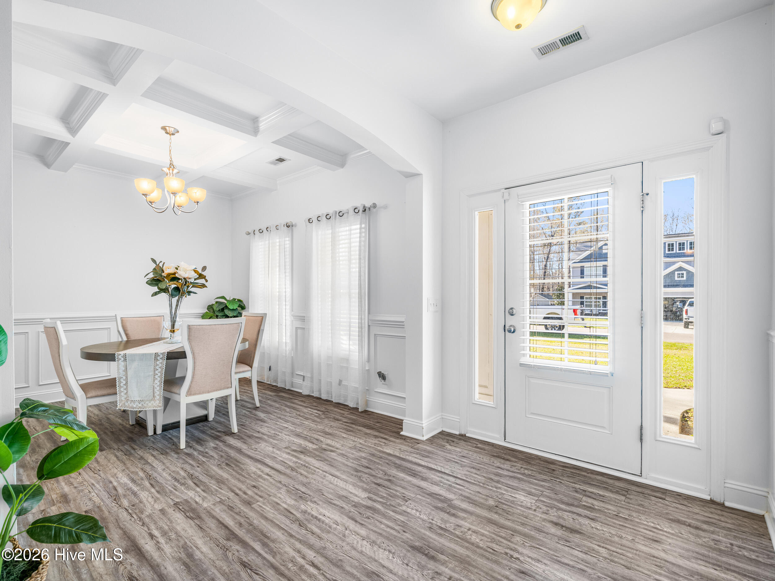 100562171 | Photo 10