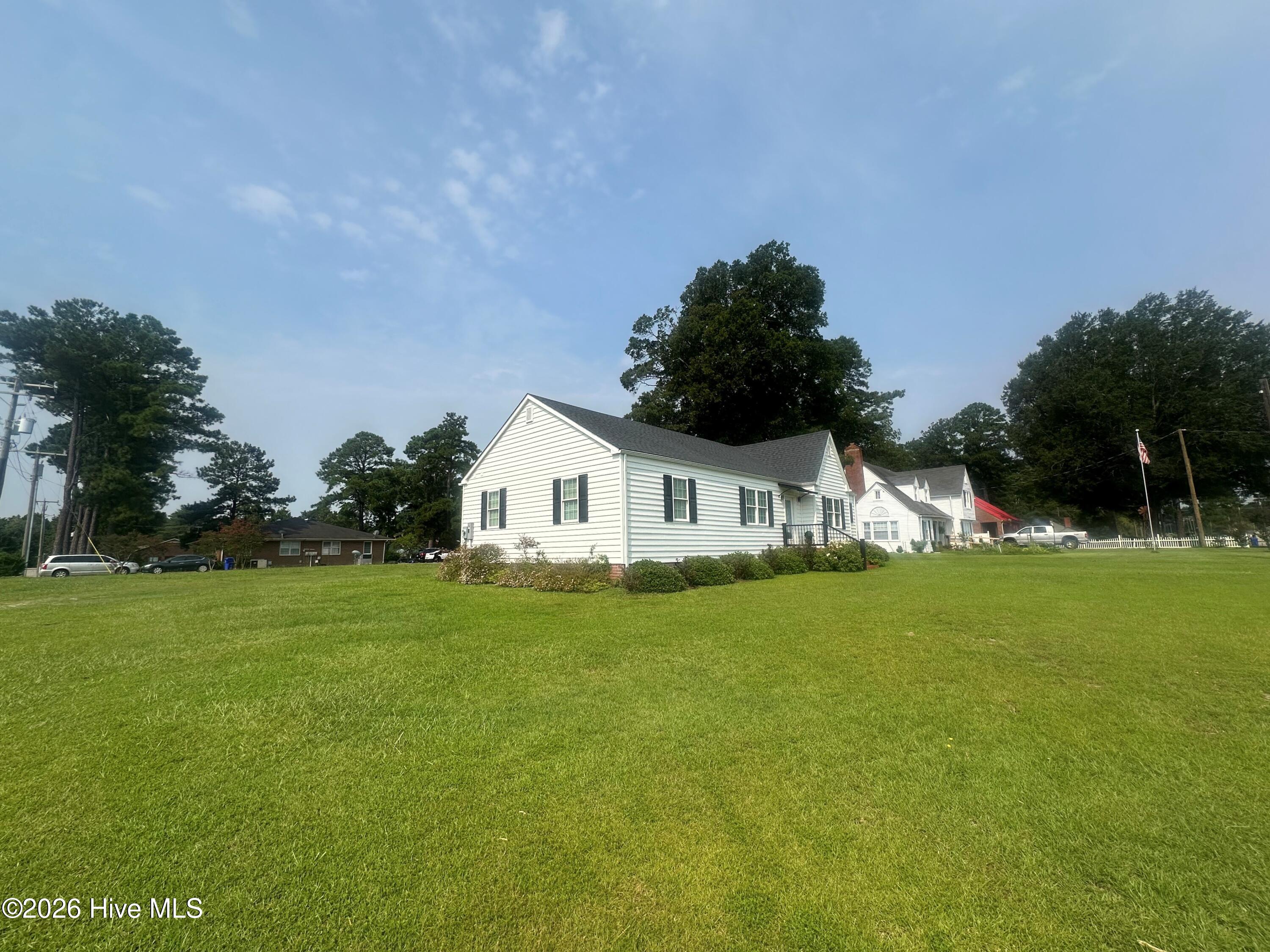 2nd image of 622 E Memorial Dr, Ahoskie, NC 27910 | MLS# 100592243