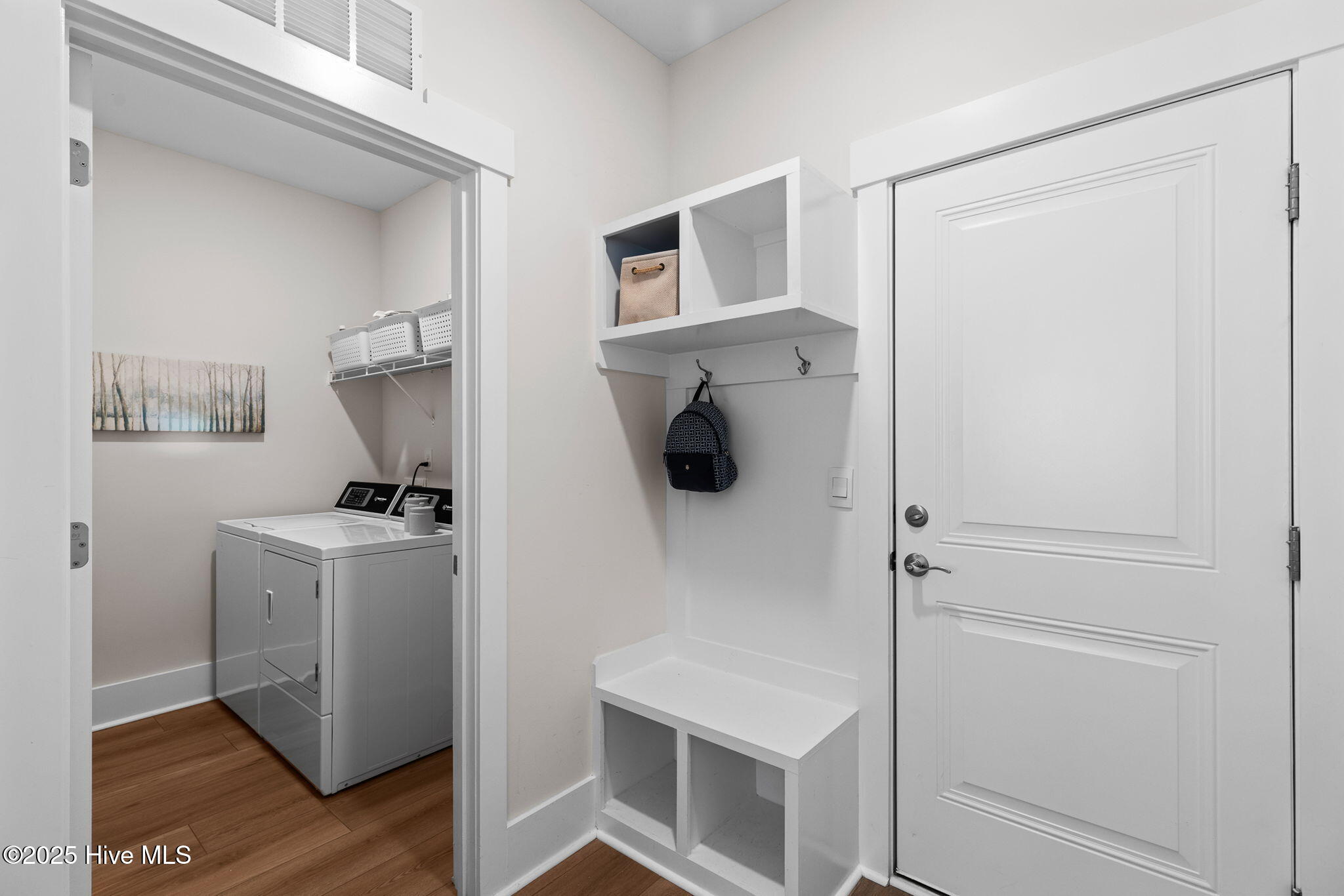 100534721 | Photo 28