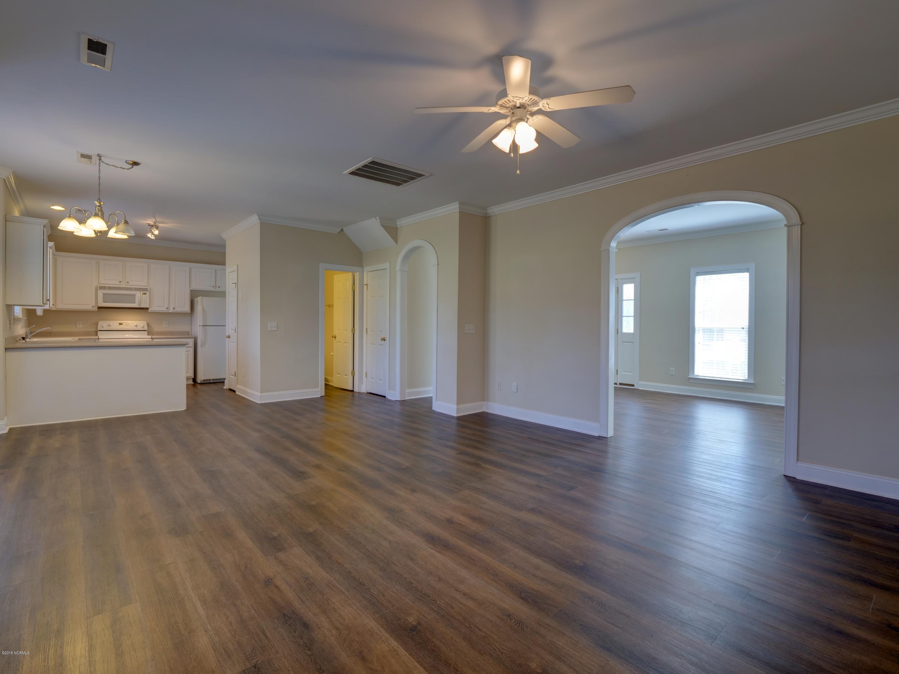 100541932 | Photo 11