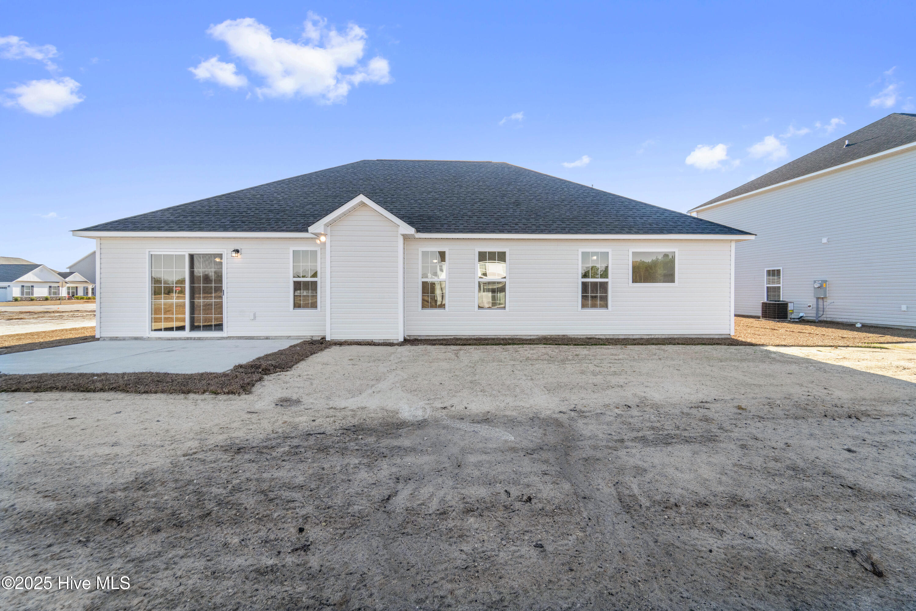 100519651 | Photo 24