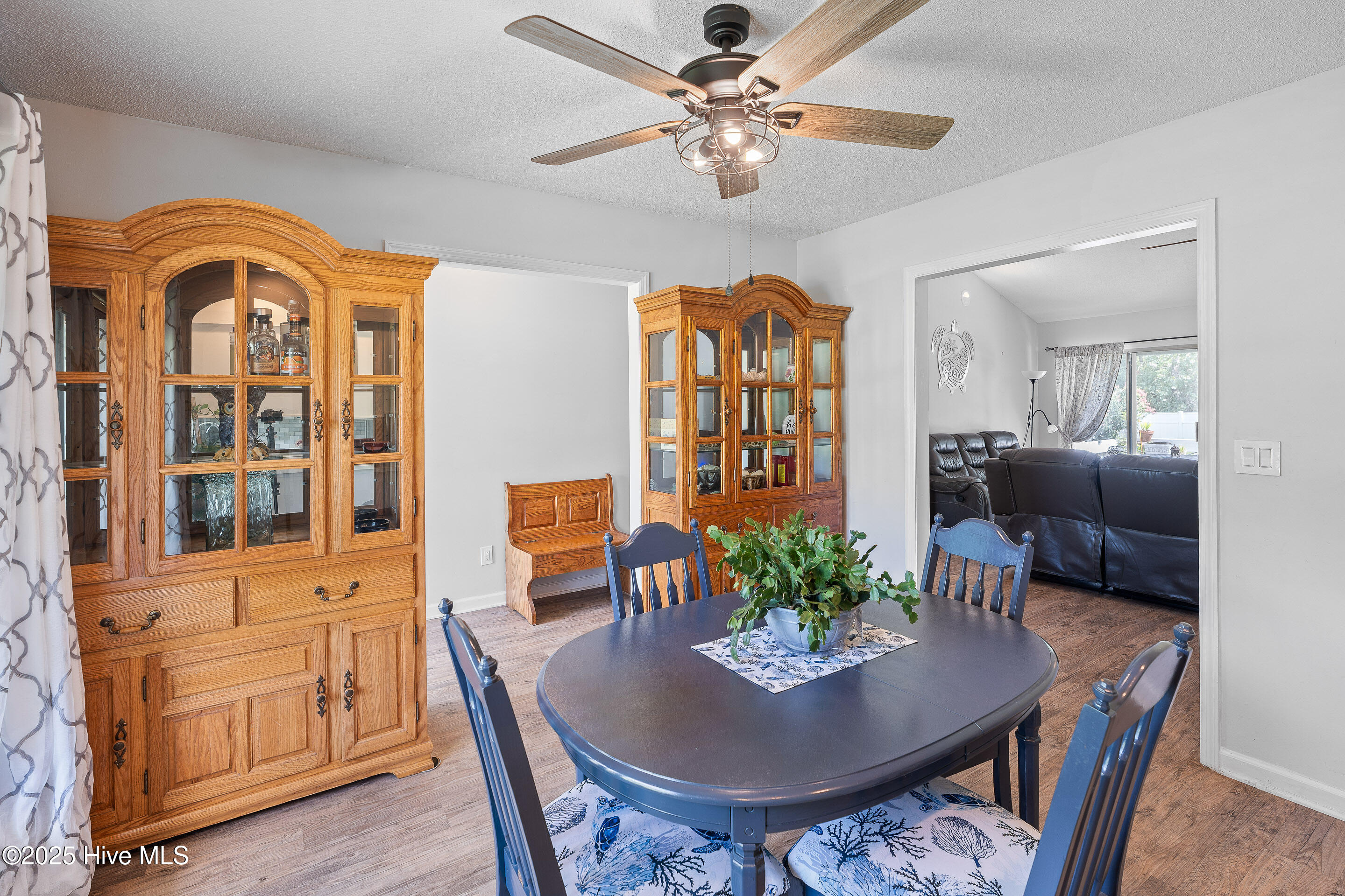 100523707 | Photo 14