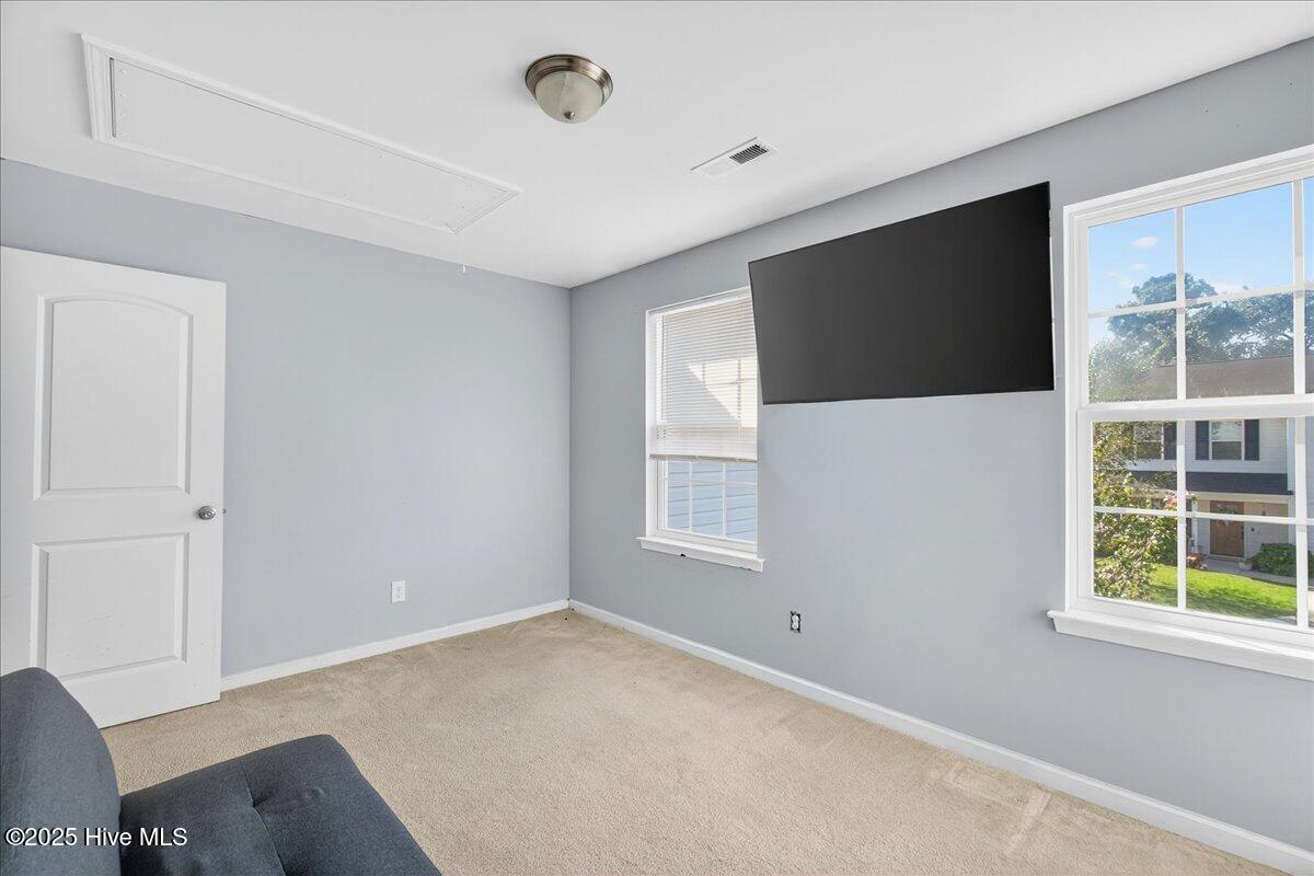 100537745 | Photo 26