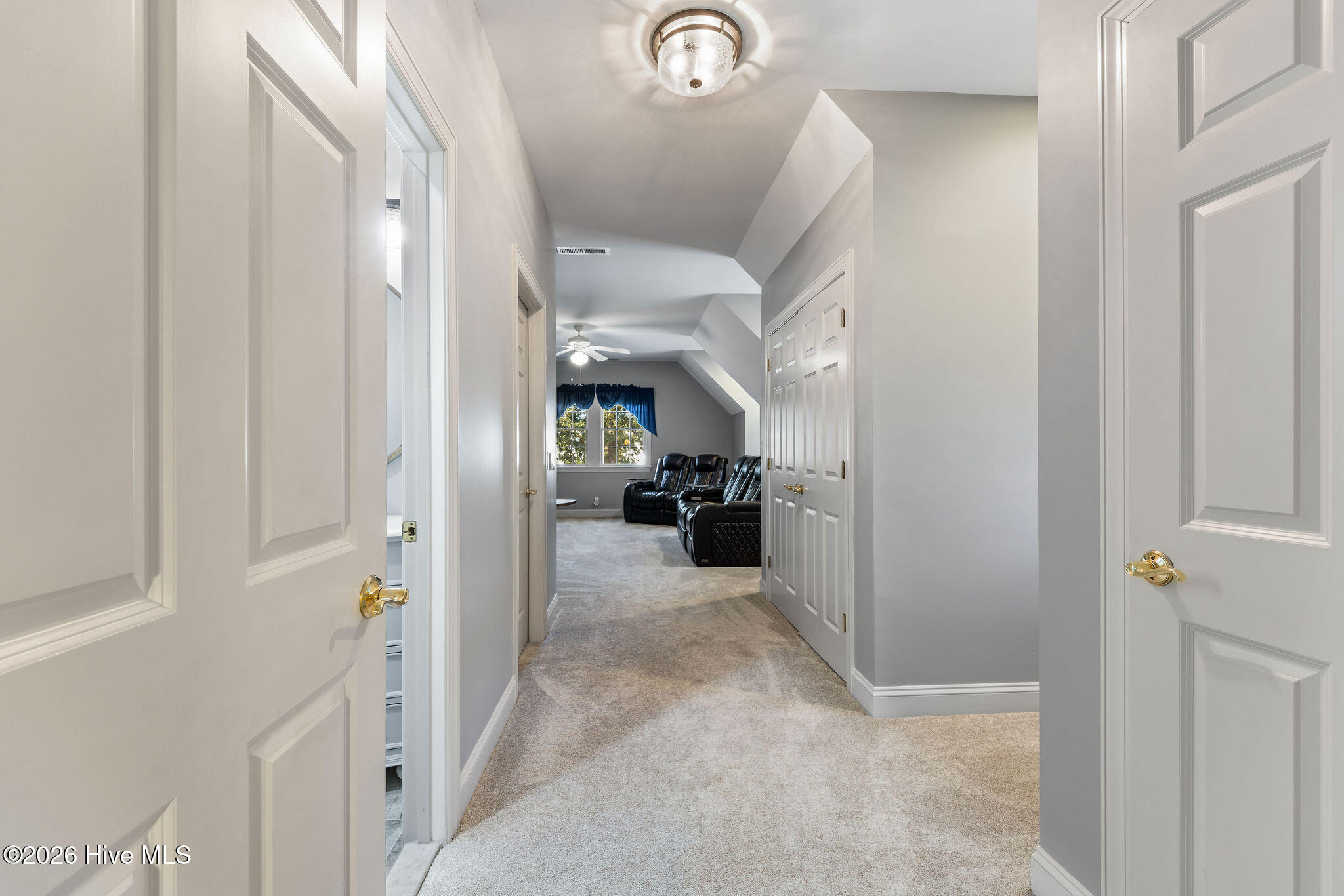 100553597 | Photo 60