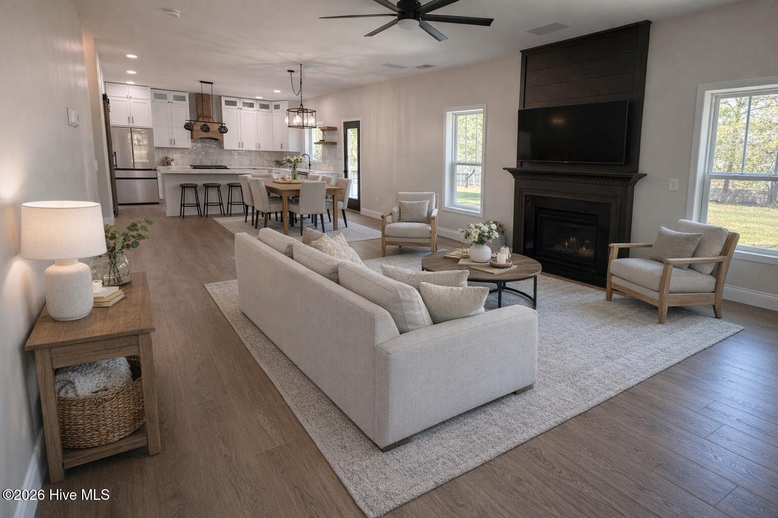 100566874 | Photo 12