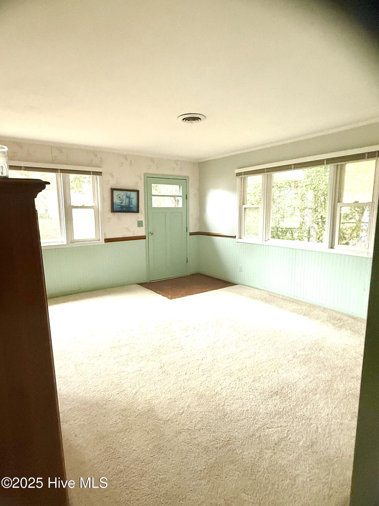 100534449 | Photo 11