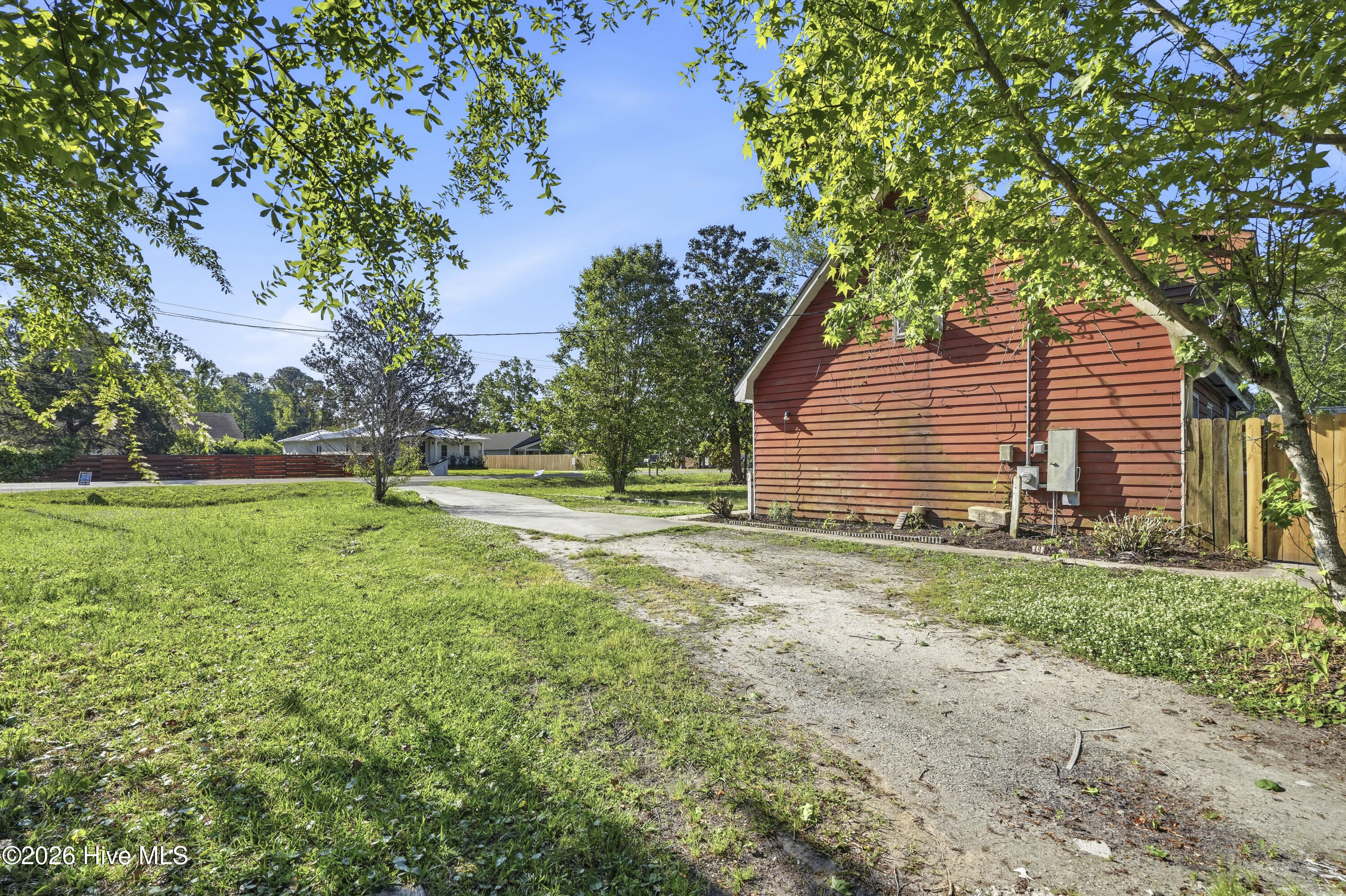 100568902 | Photo 47