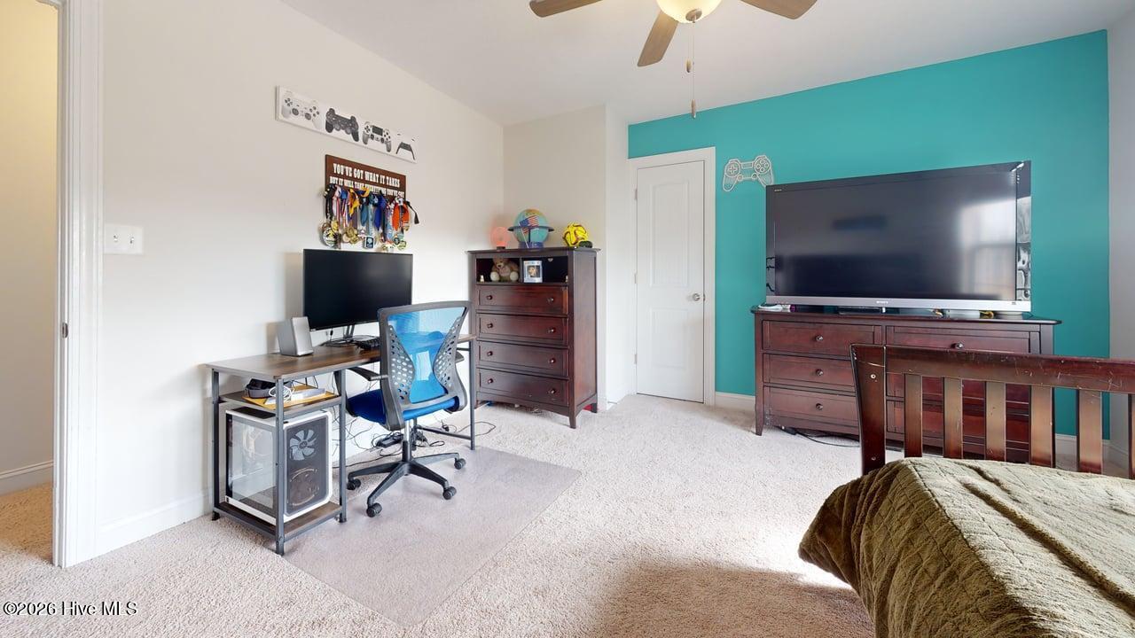 100559216 | Photo 39