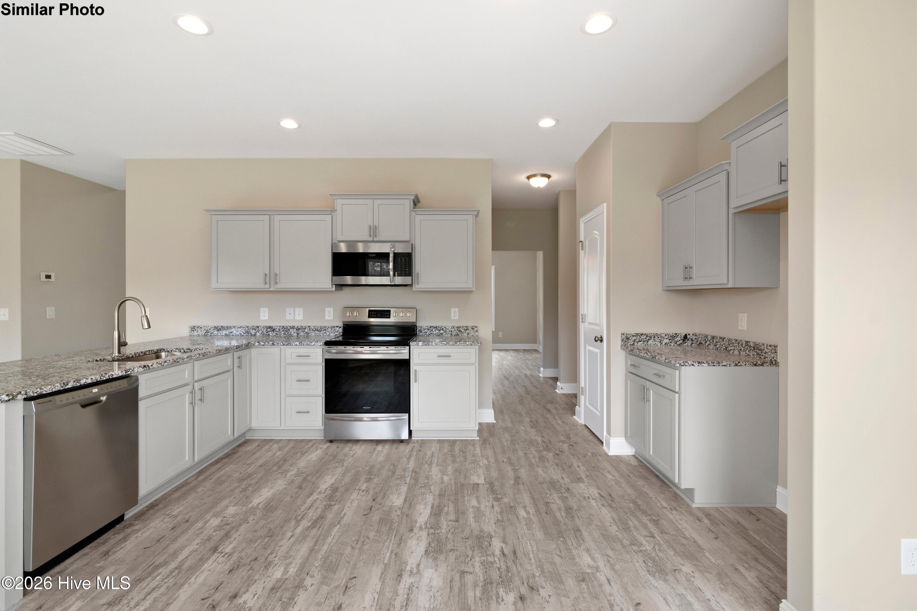 100552213 | Photo 12