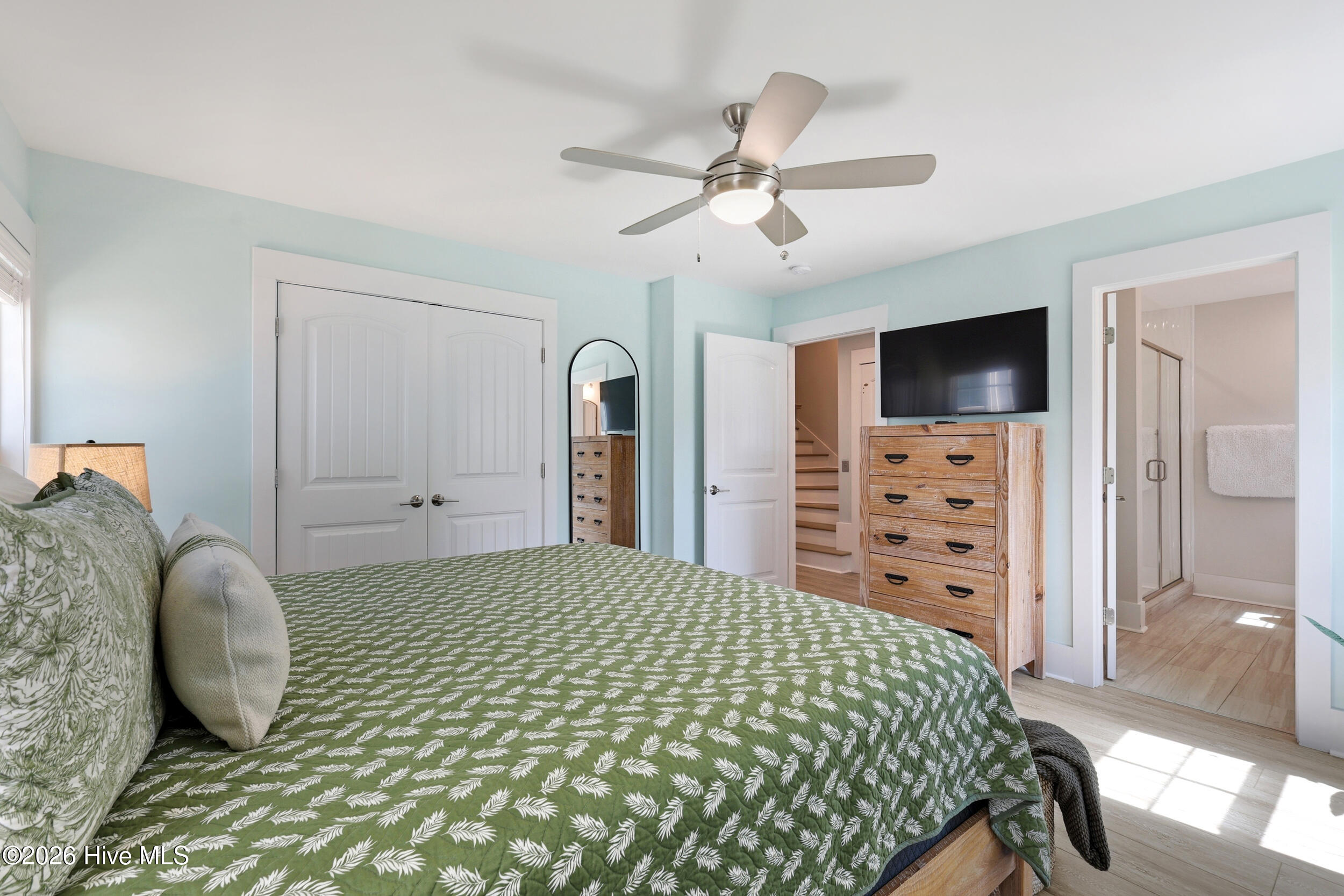 100563355 | Photo 30