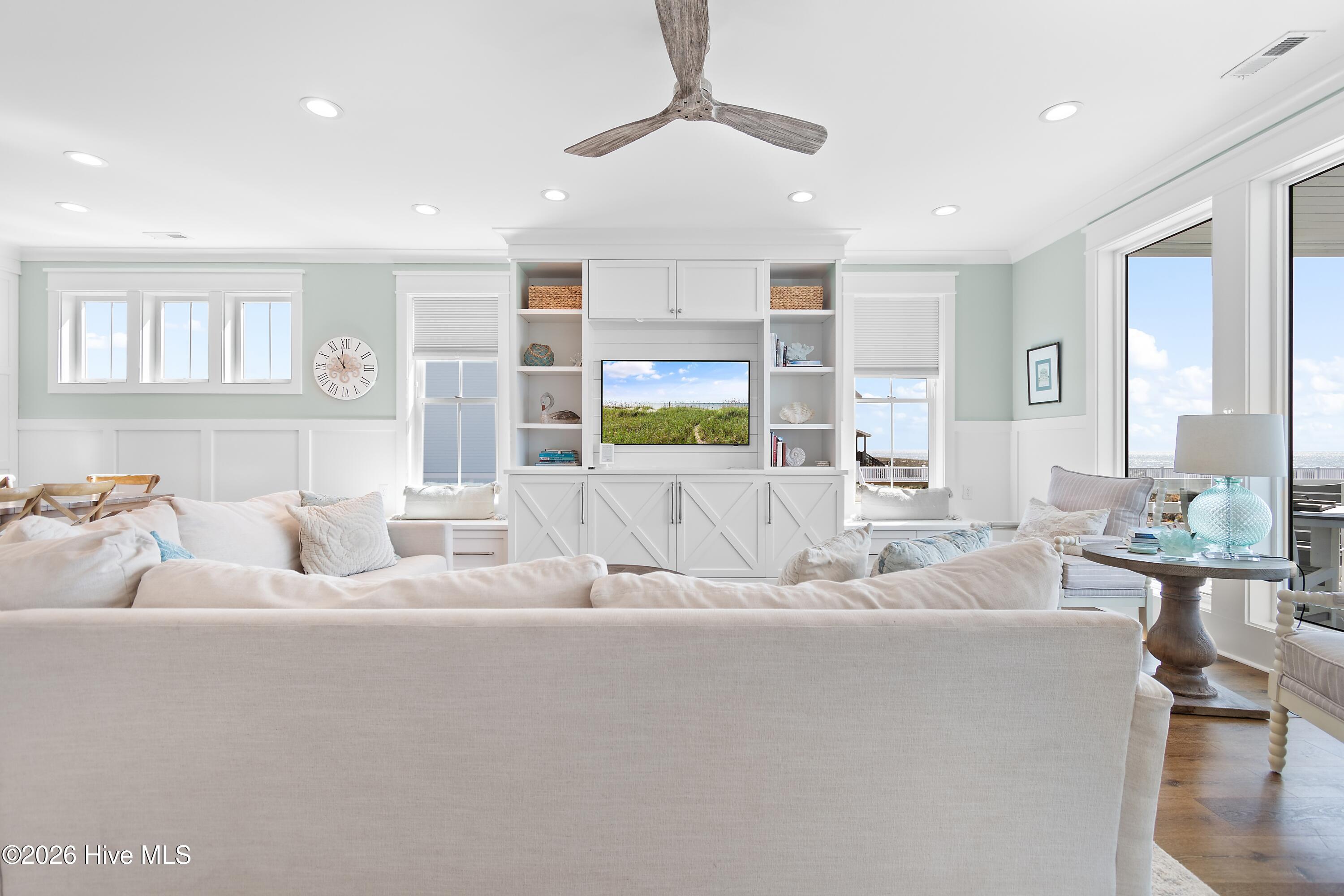 243 Ocean Boulevard W, Holden Beach, NC, 28462