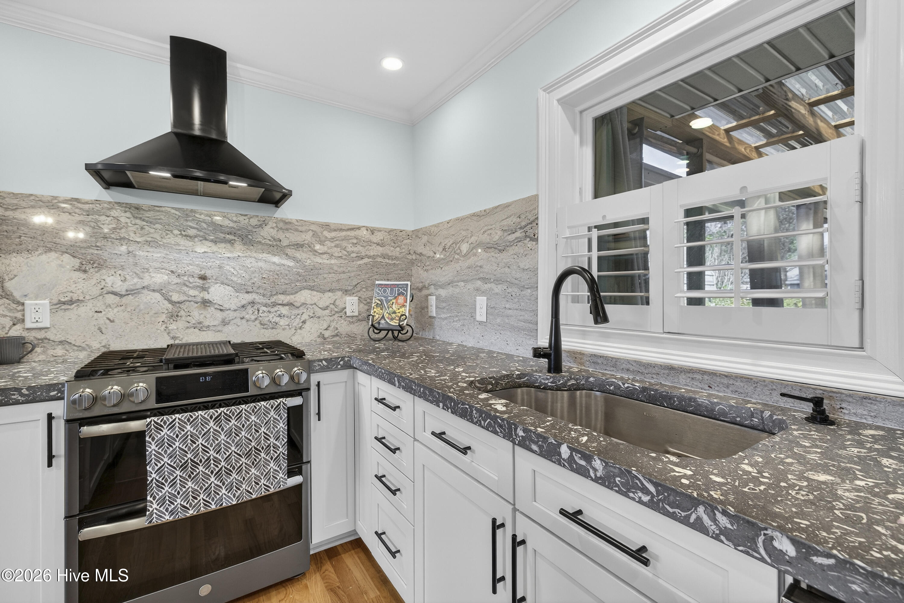 100559114 | Photo 18