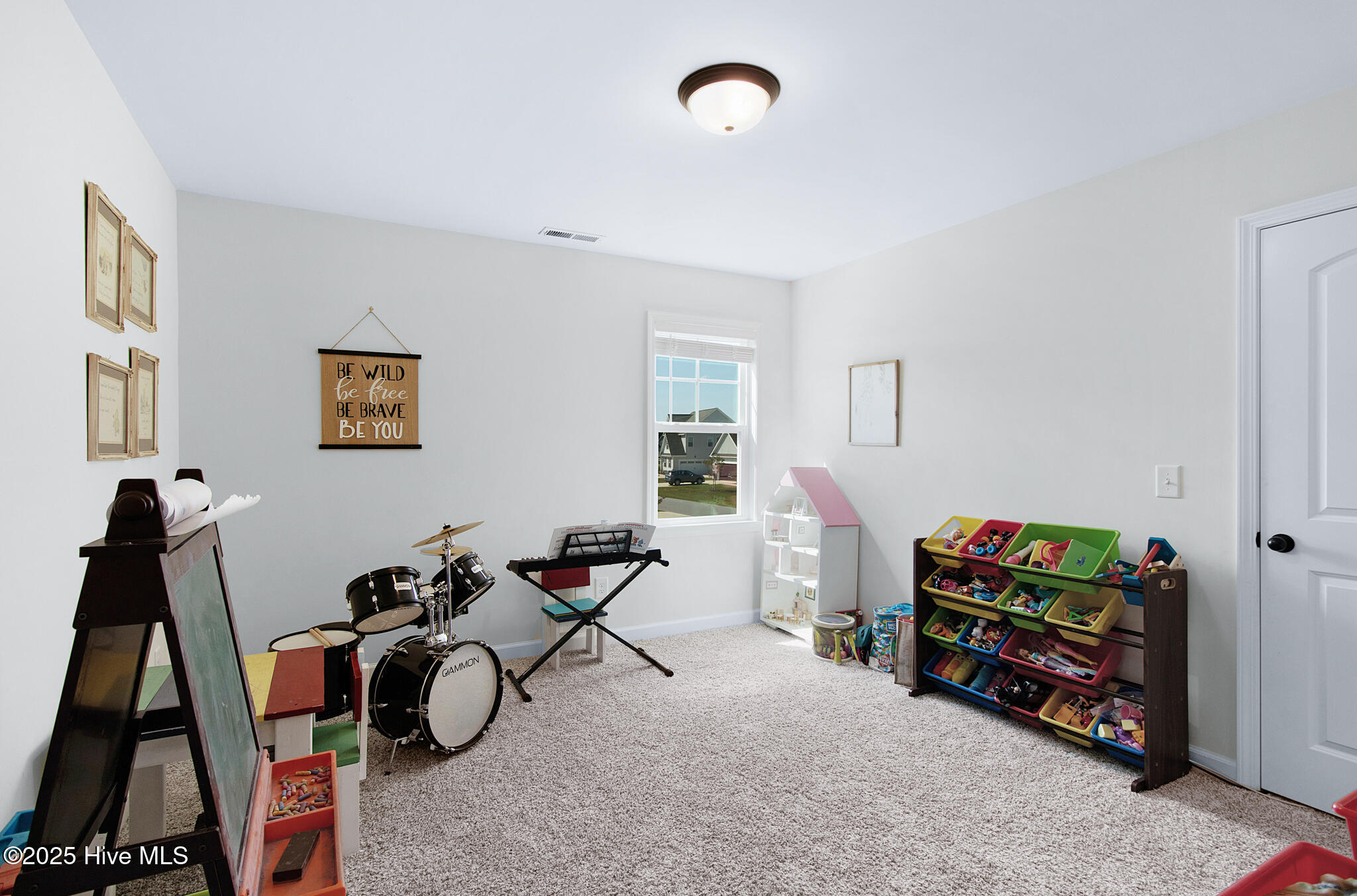 100532125 | Photo 28