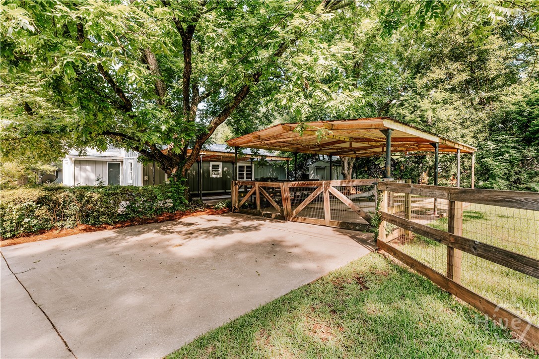406 Sunset Drive