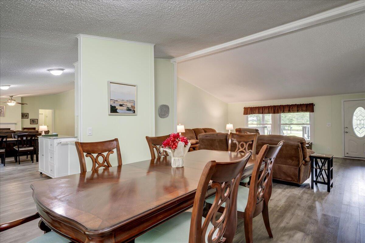 1755 Comanche Circle
