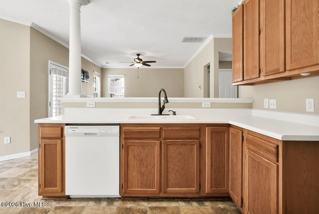 100563606 | Photo 16