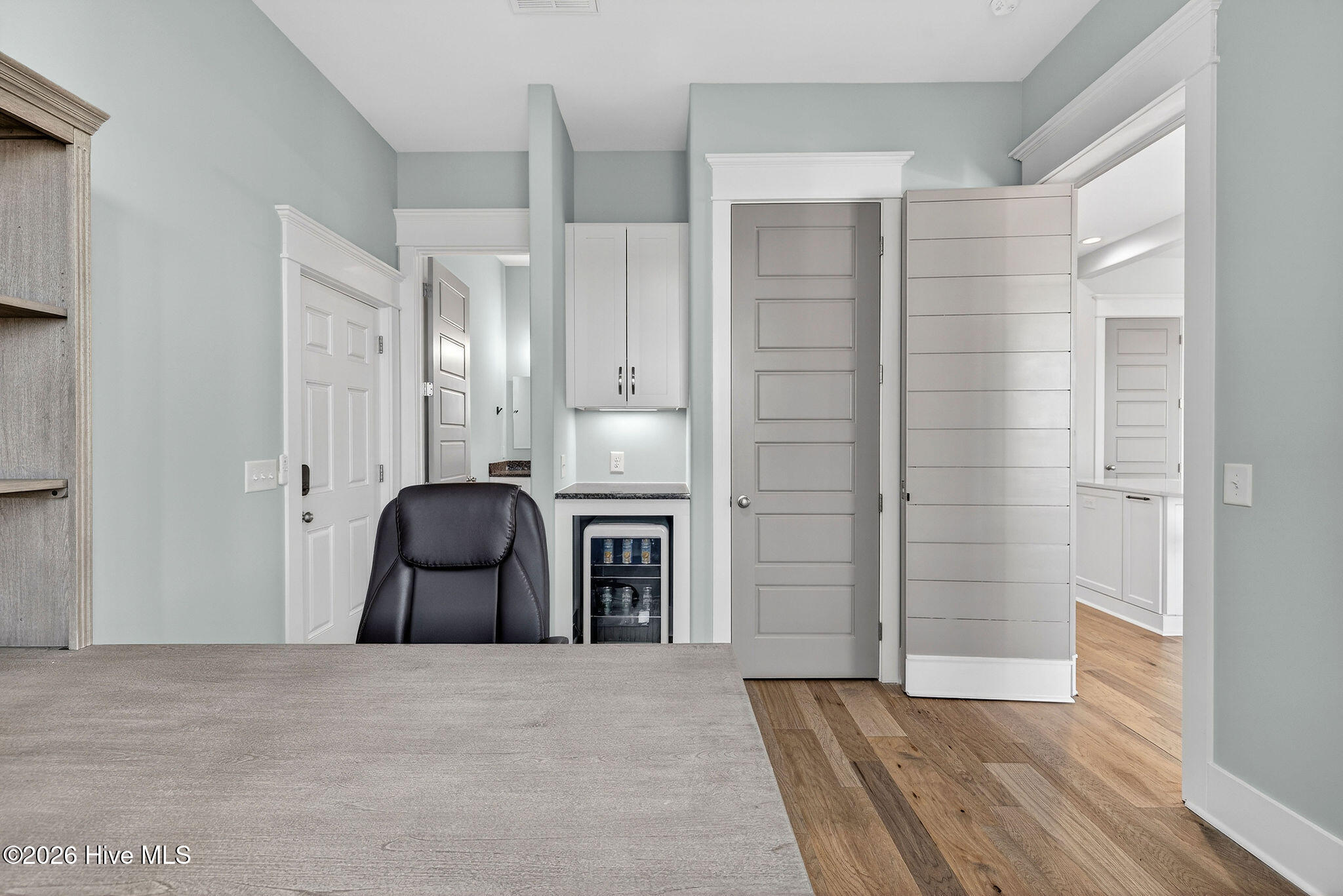 100552063 | Photo 31