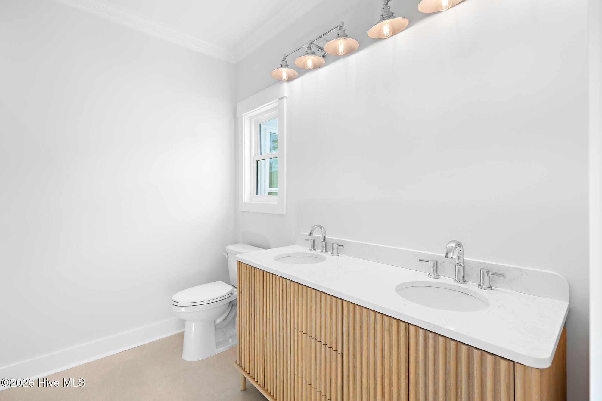 100547169 | Photo 24