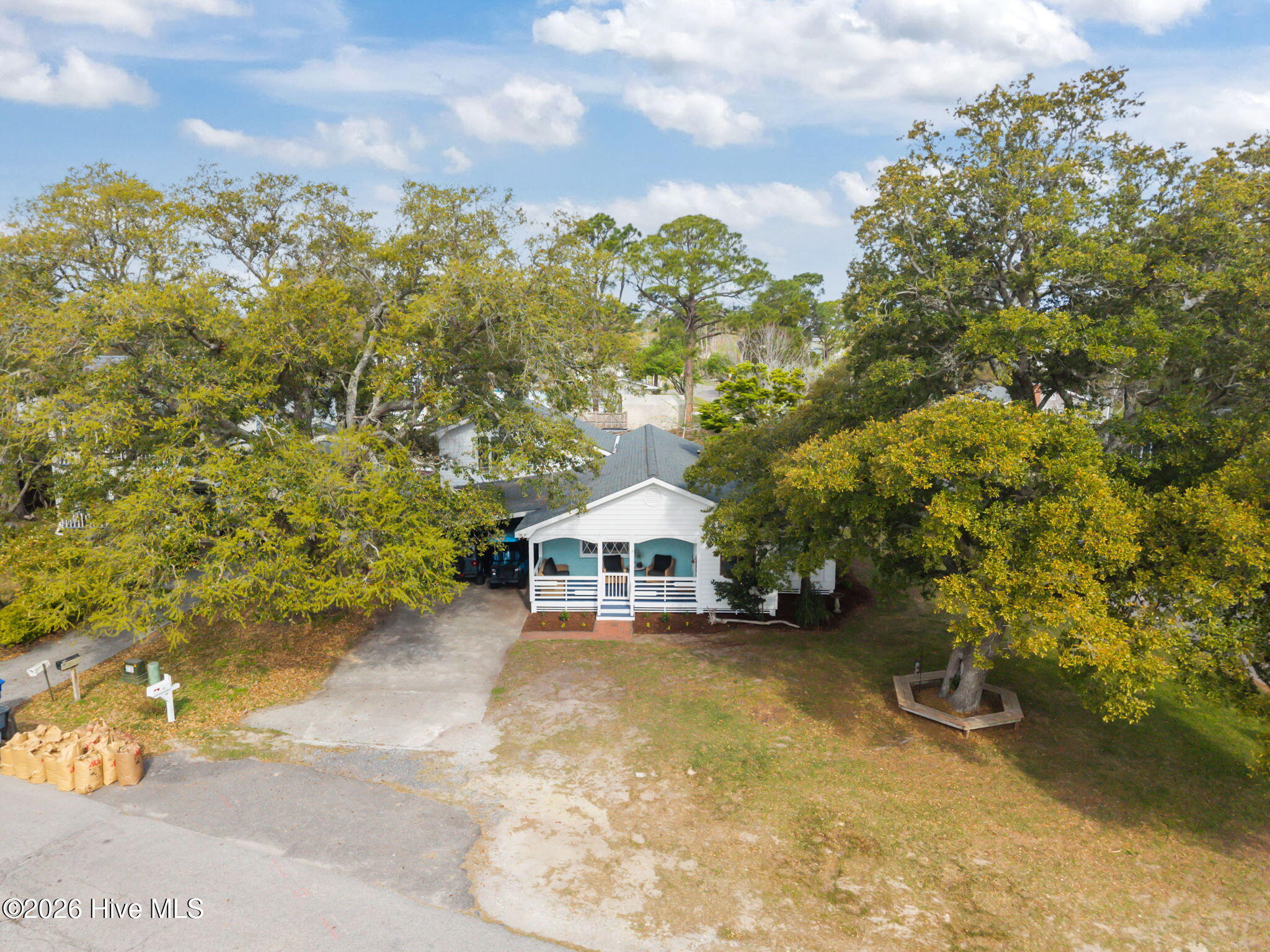 100564624 | Photo 51