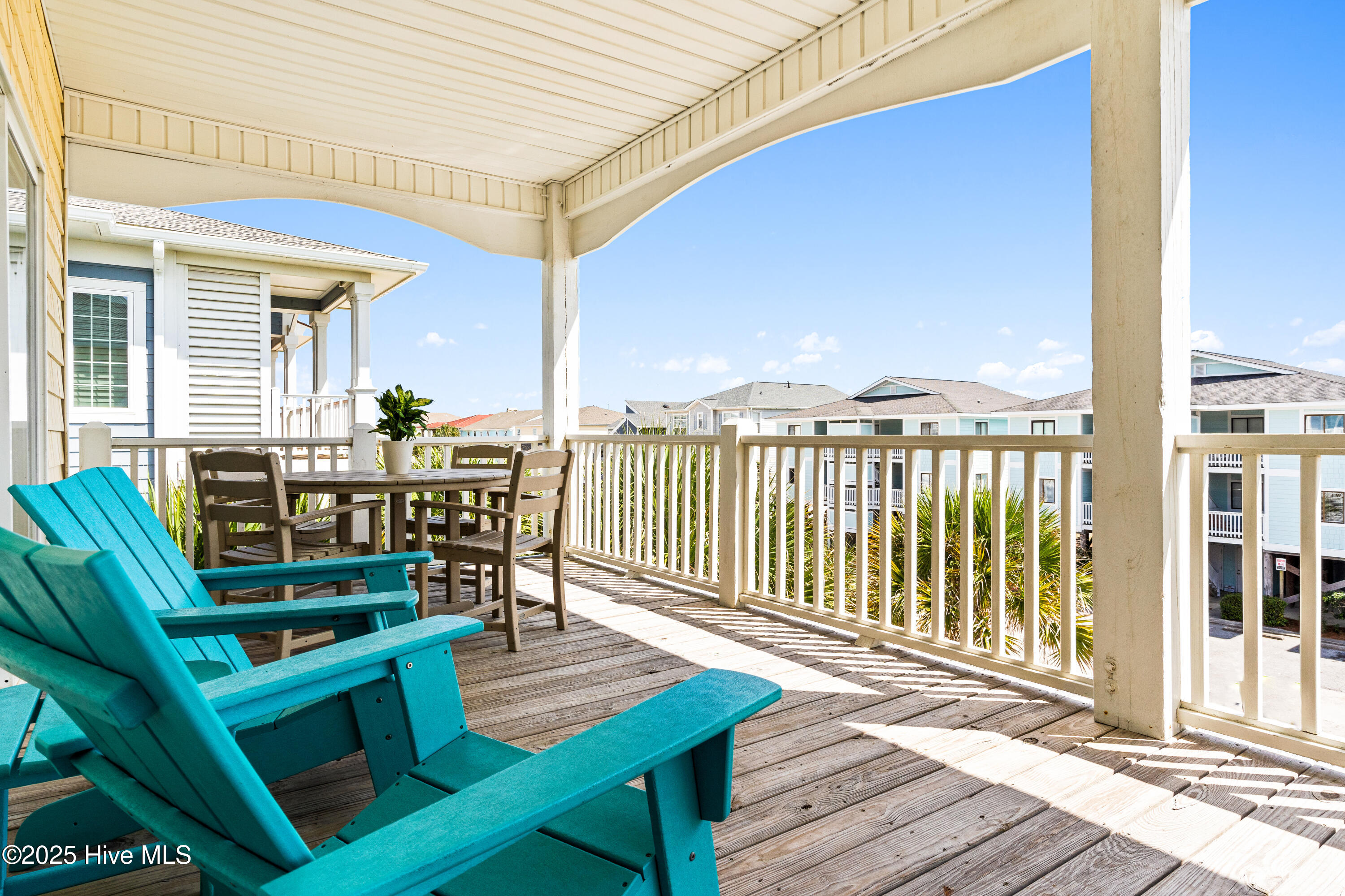 100530608 | Photo 42