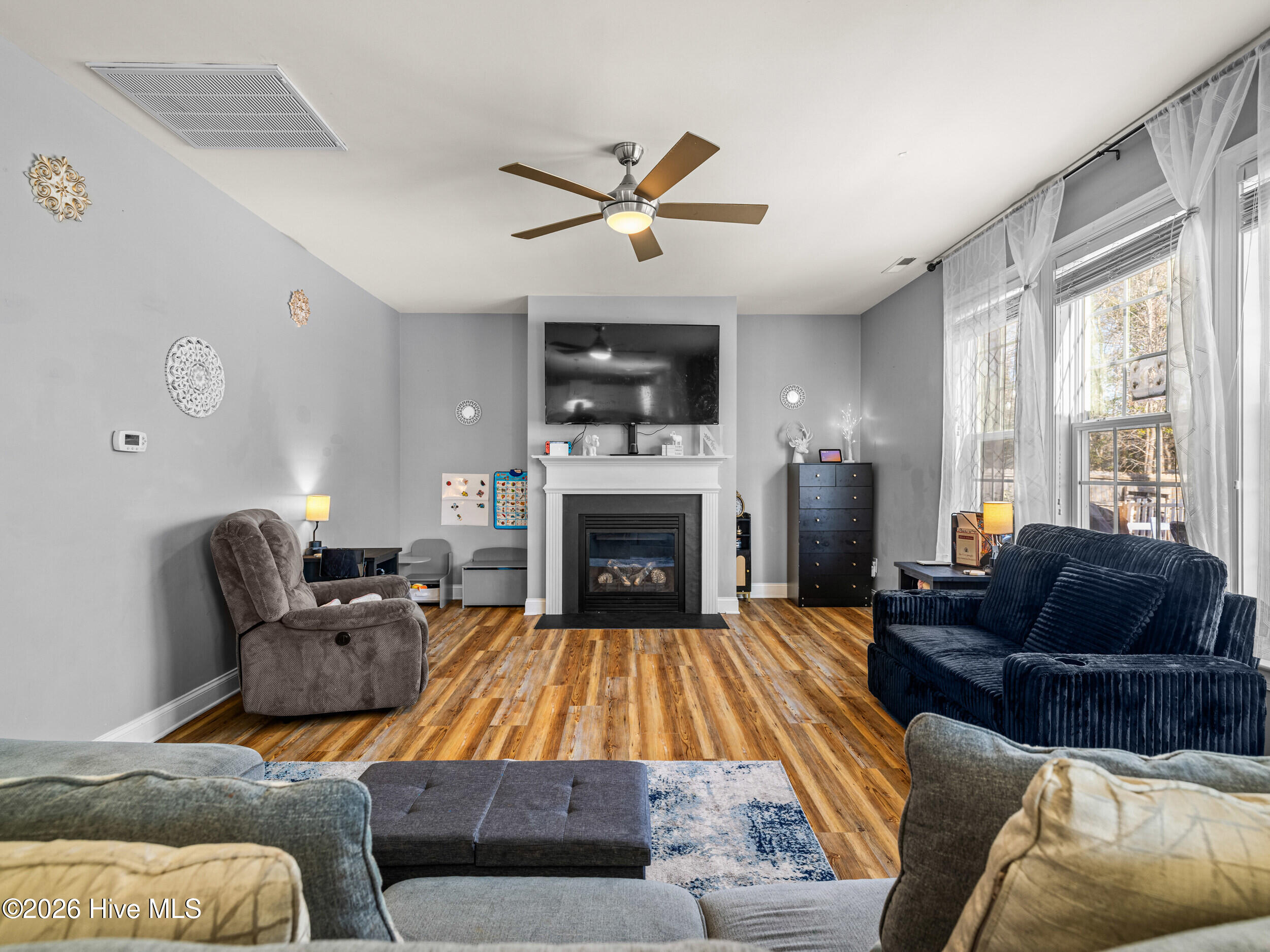 100554217 | Photo 32