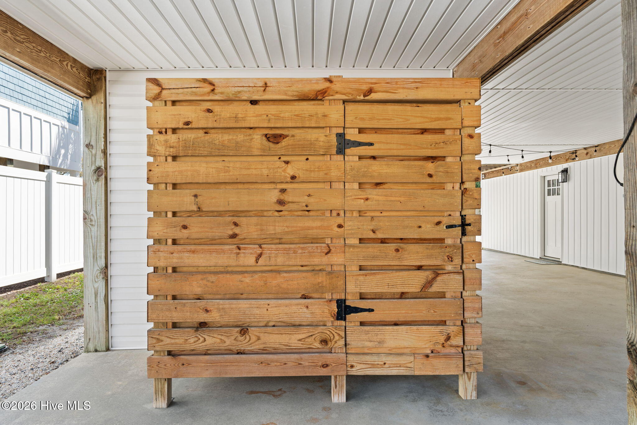 100553863 | Photo 42