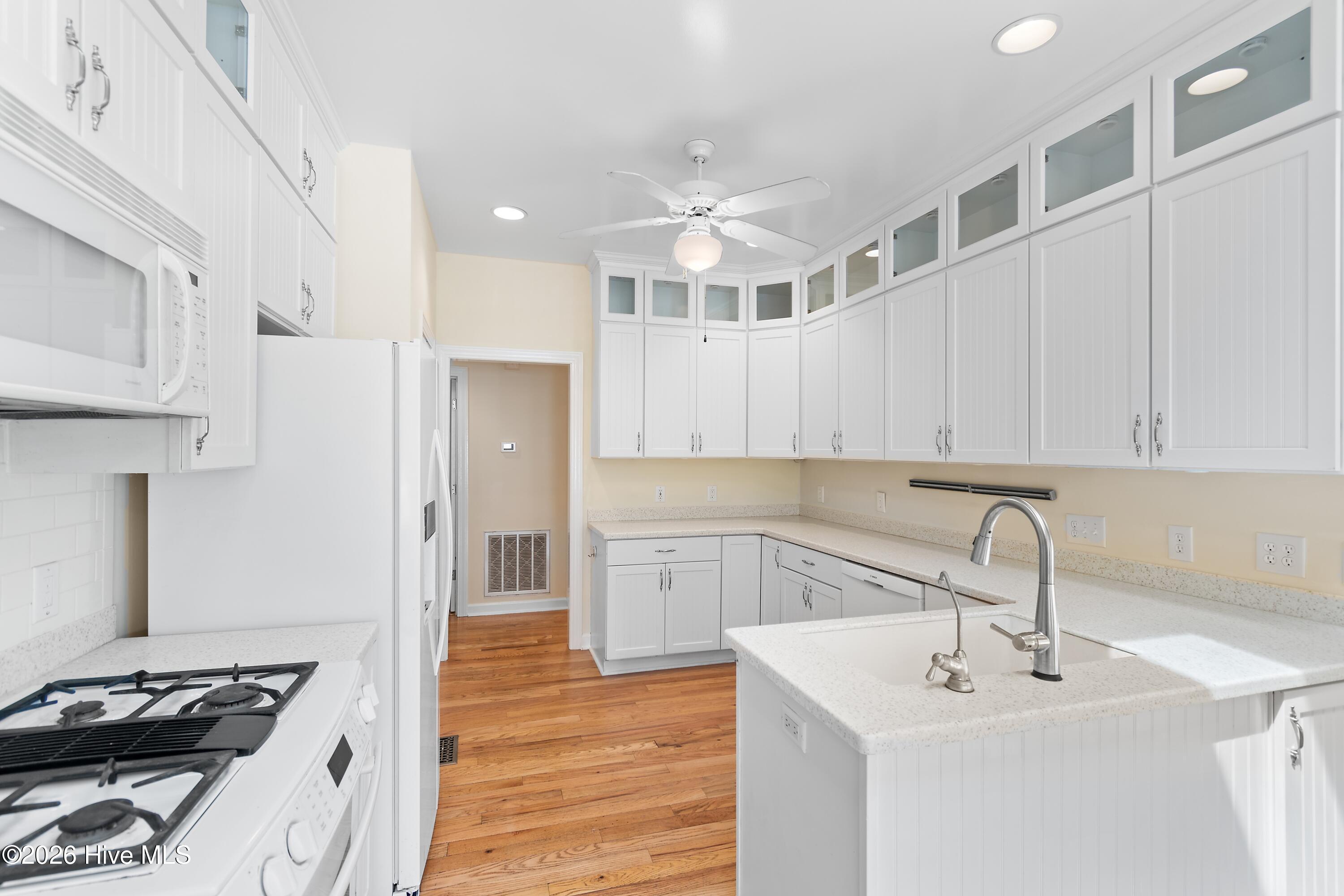 100527464 | Photo 18