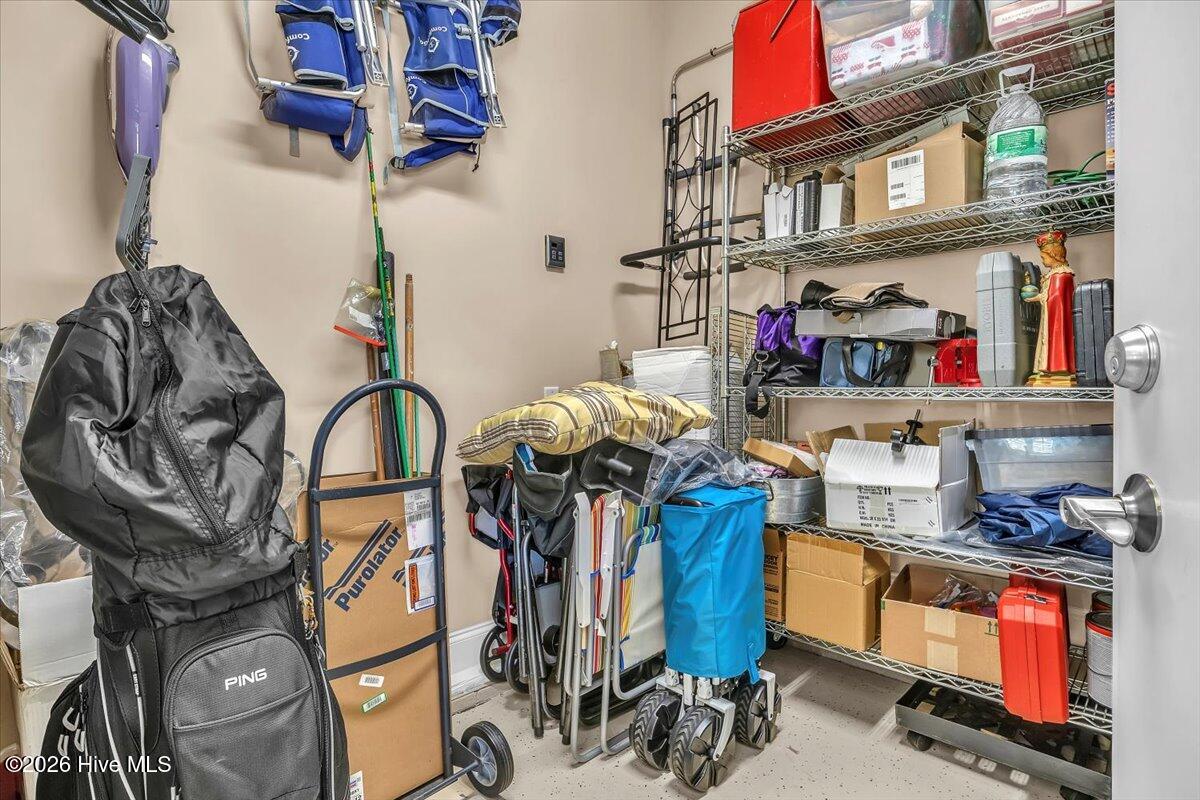 100553917 | Photo 70