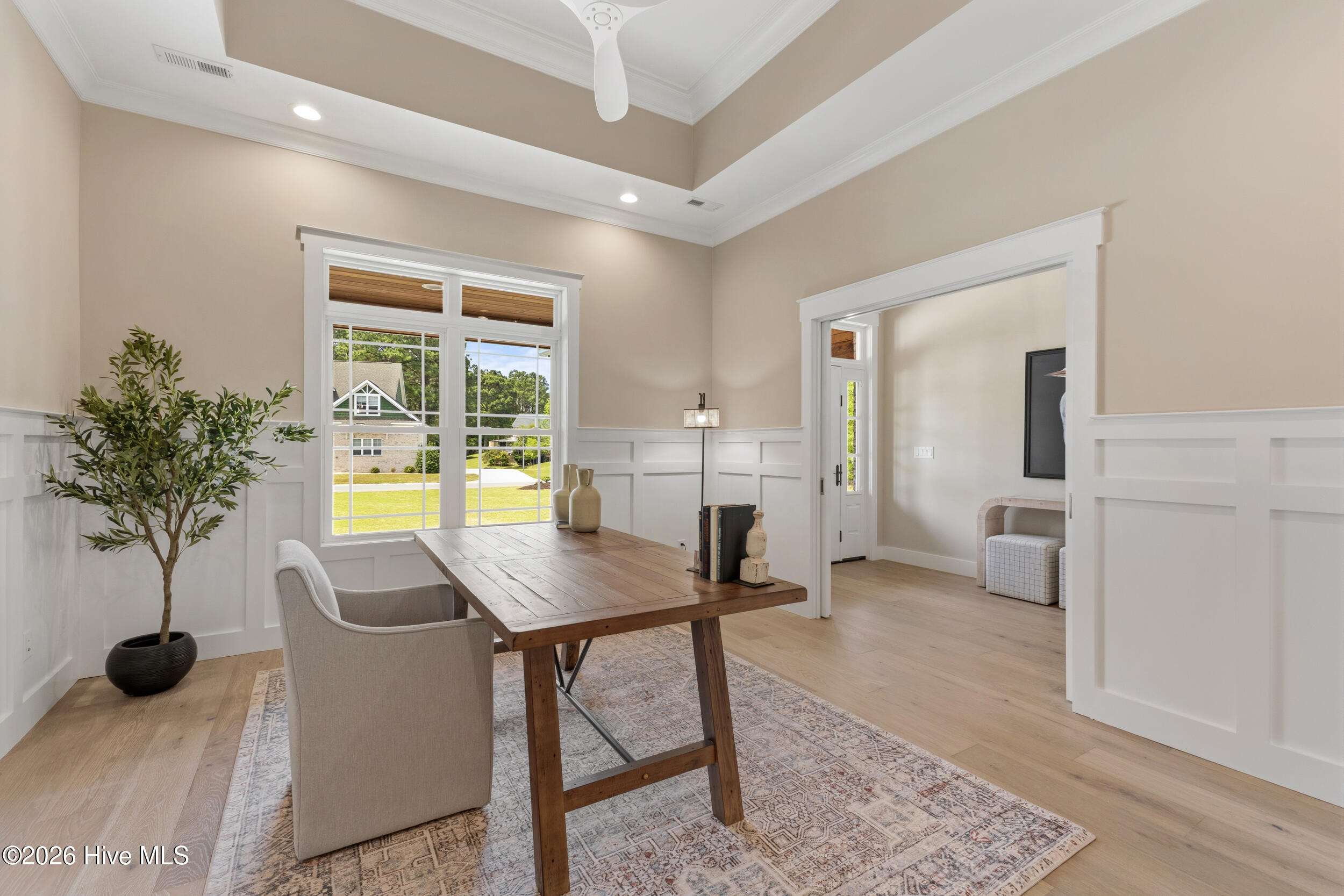 100566568 | Photo 23