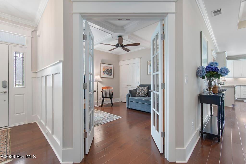 100562919 | Photo 12