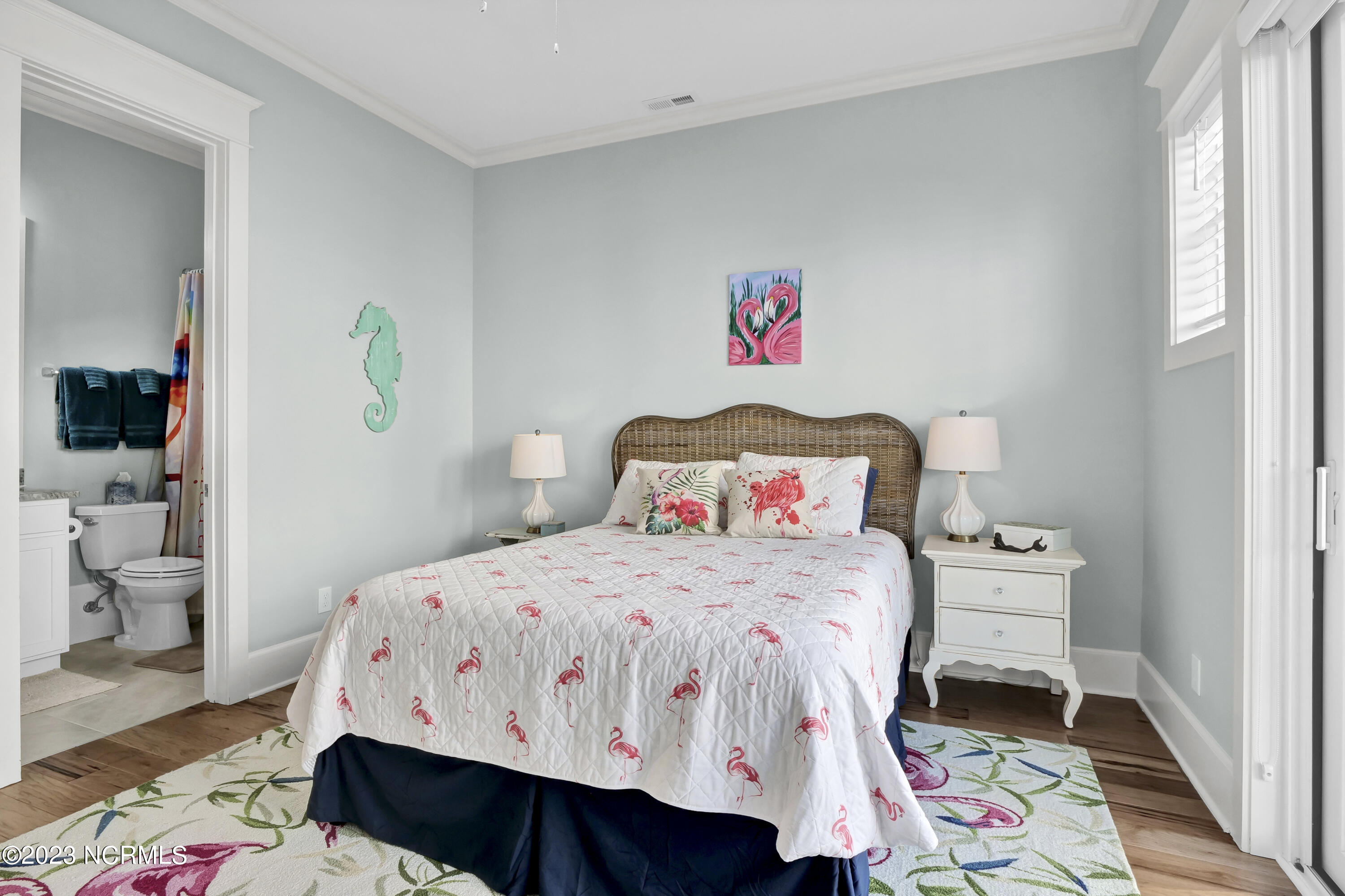 100550816 | Photo 26