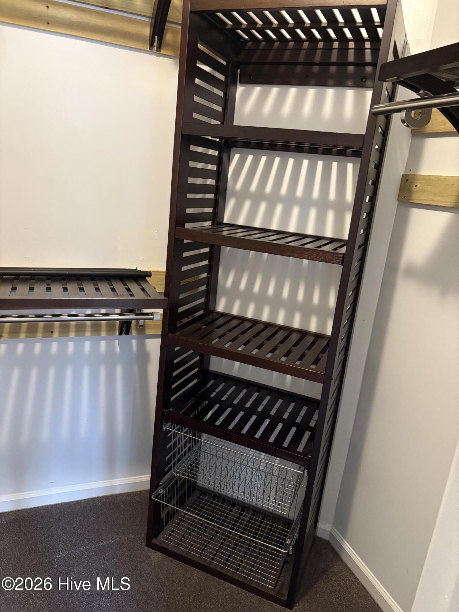 100562372 | Photo 22