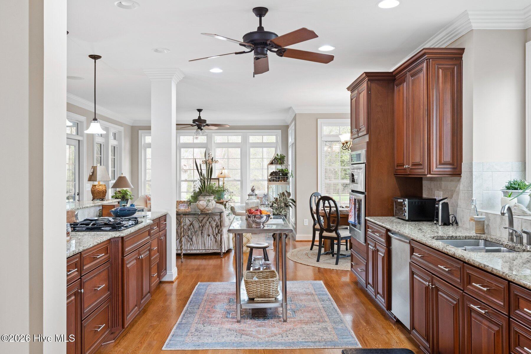 100559574 | Photo 22