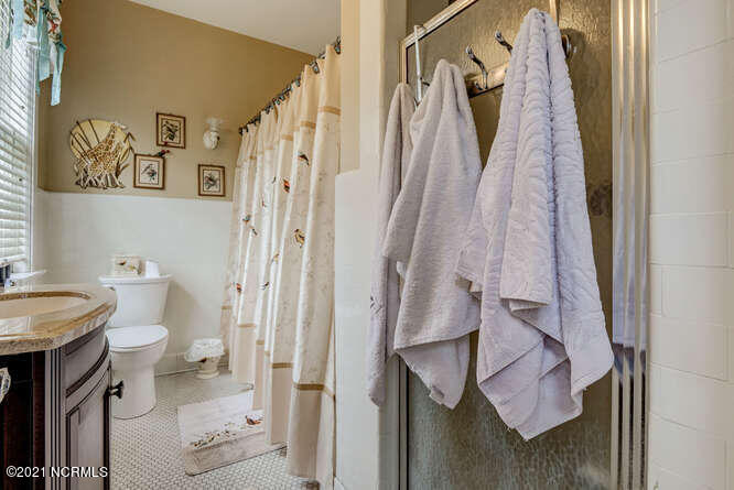 100316615 | Photo 28