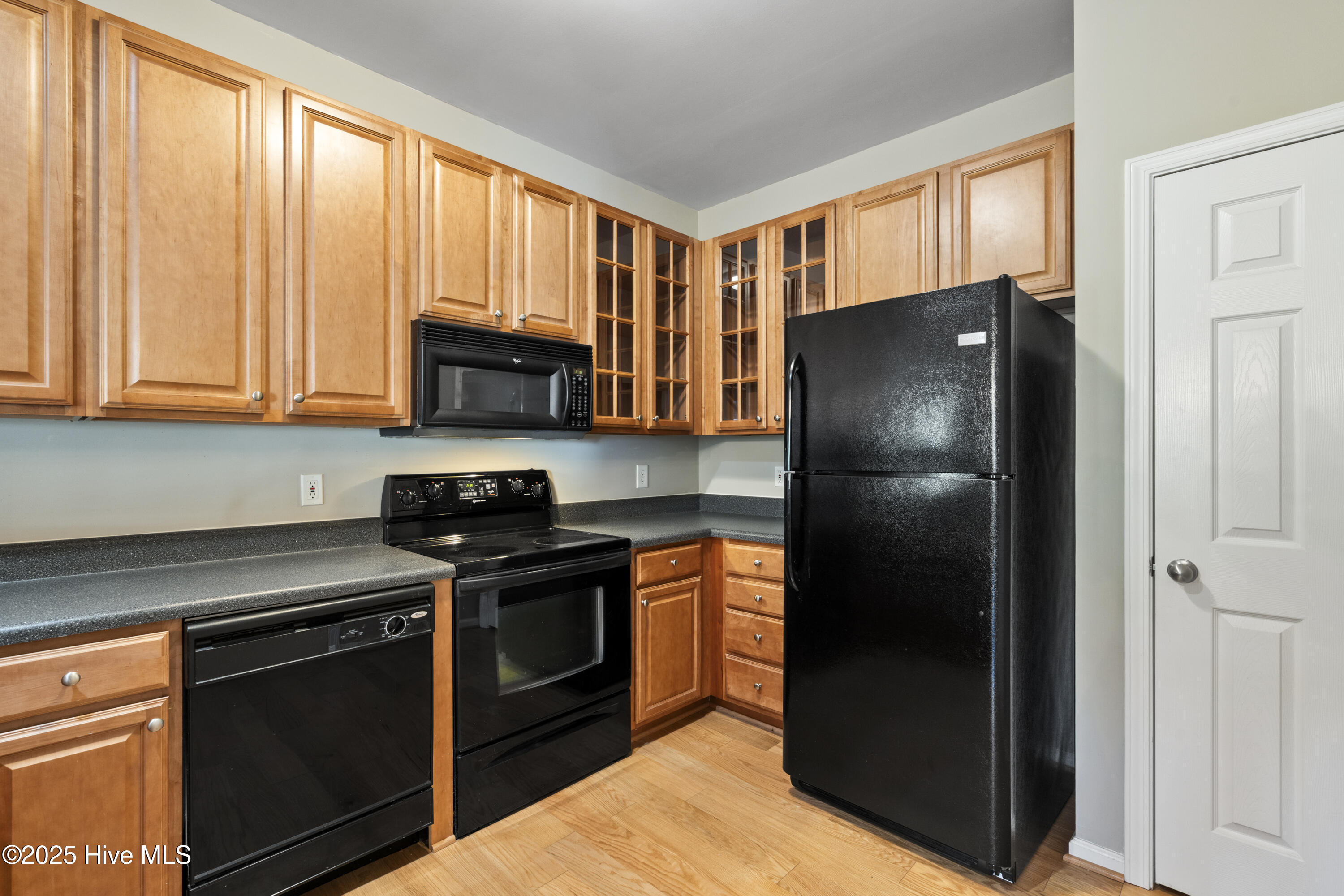 100541442 | Photo 11