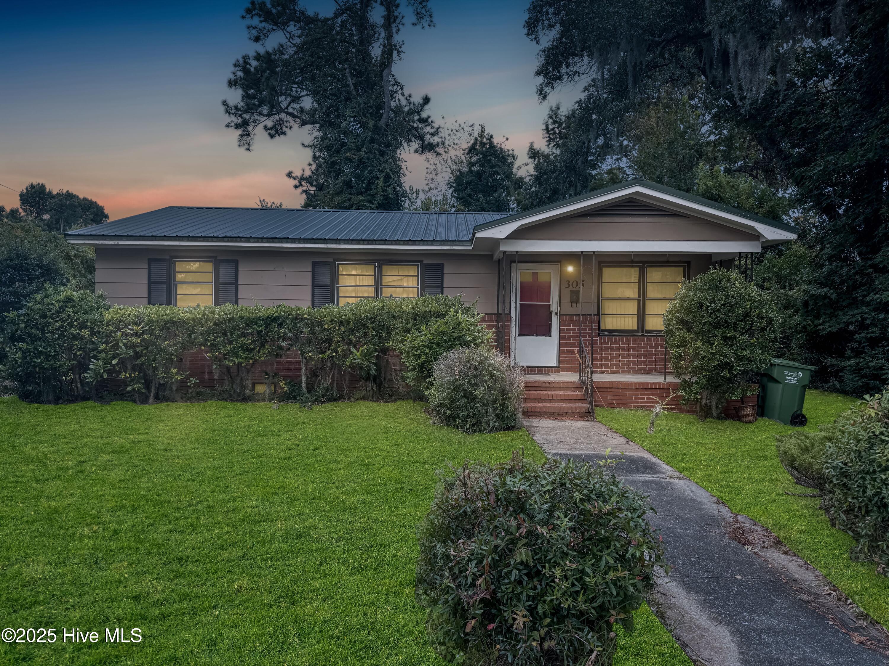 Property at 305 21st Street