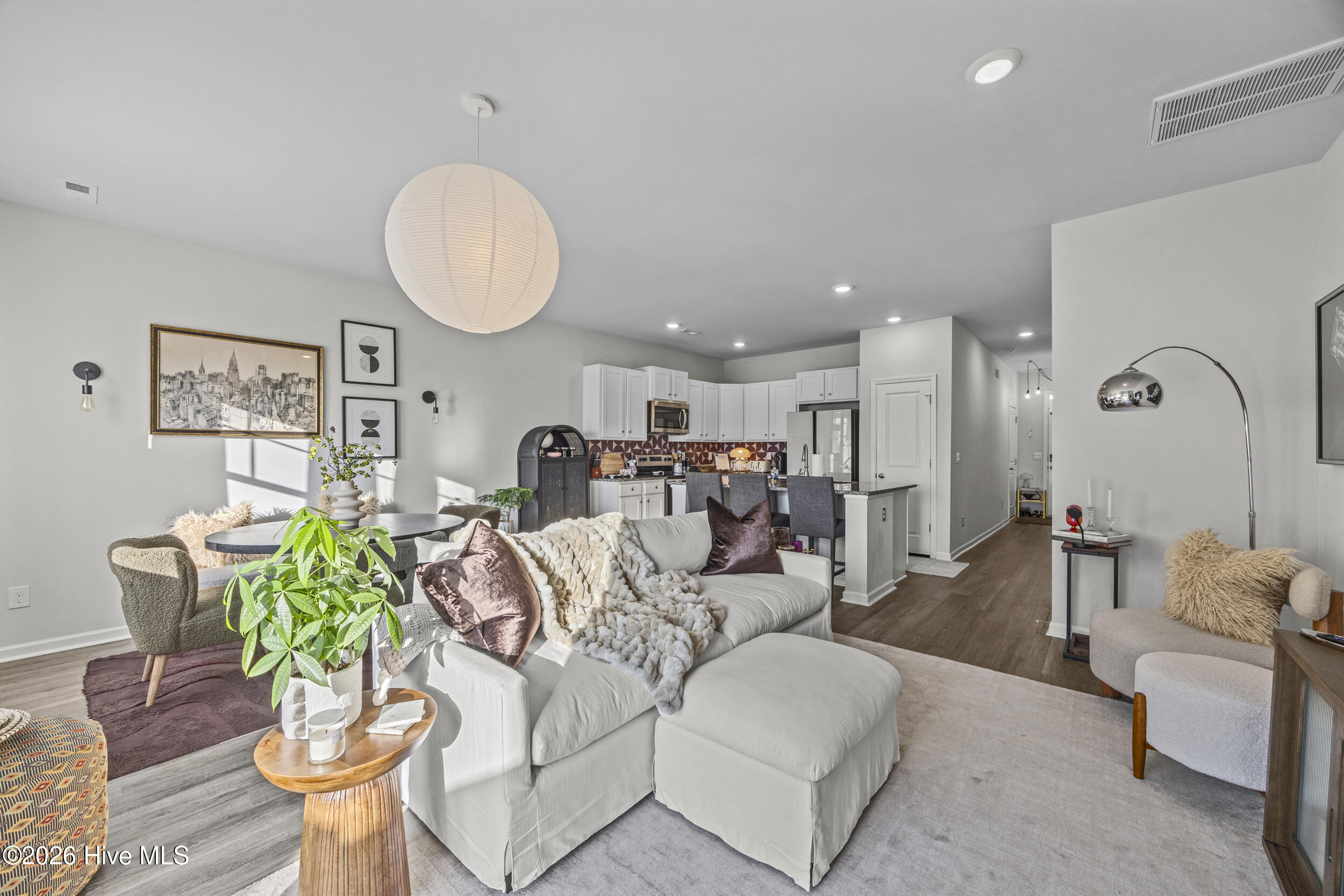 100554474 | Photo 17