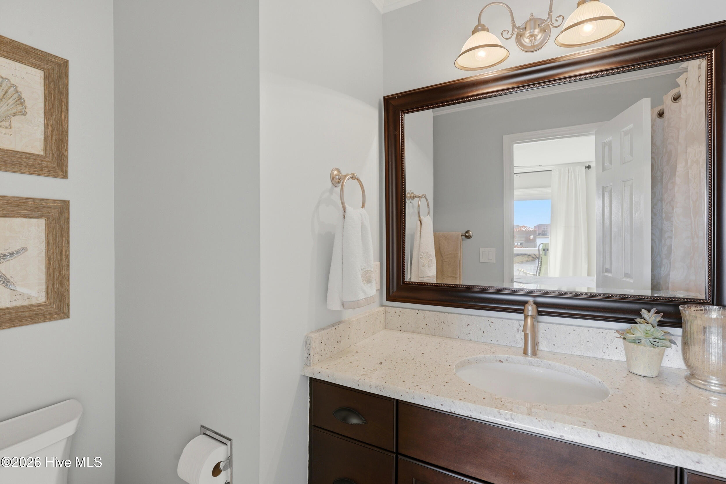 100559731 | Photo 32